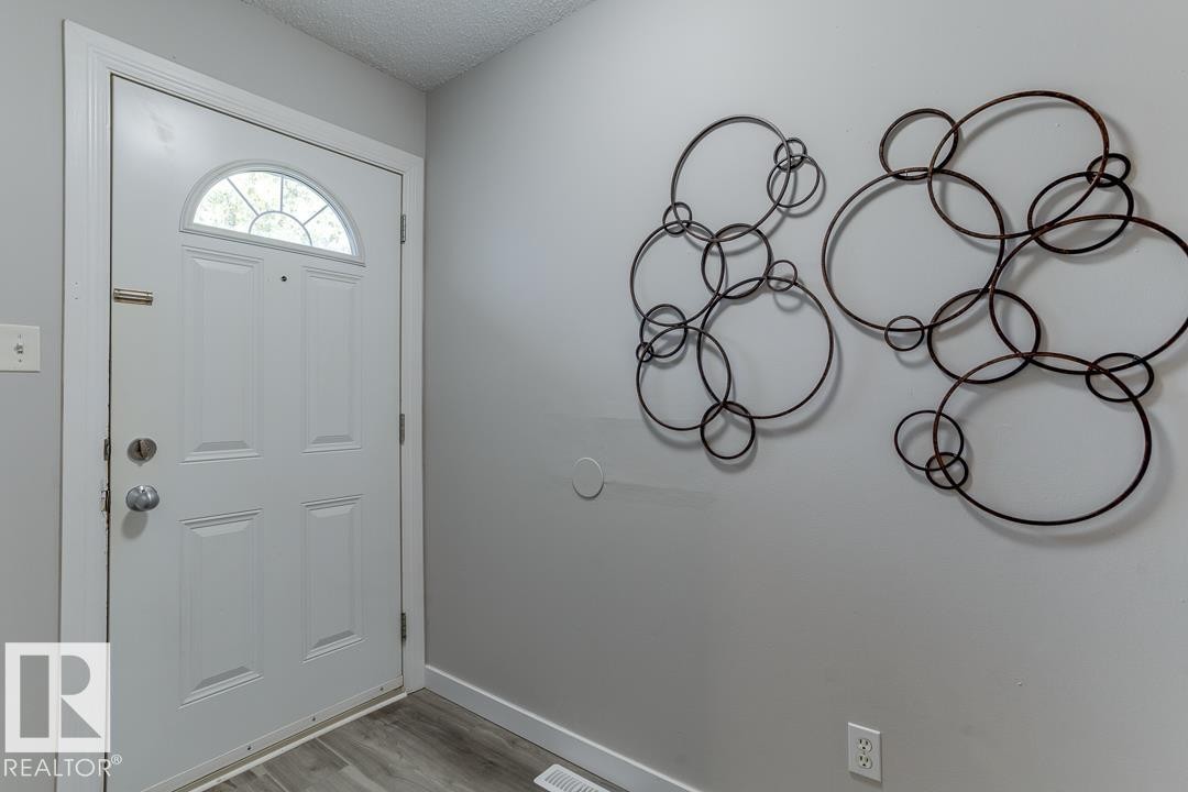 7032 Mill Woods Road, Edmonton, AB - Indoor Photo Showing Other Room