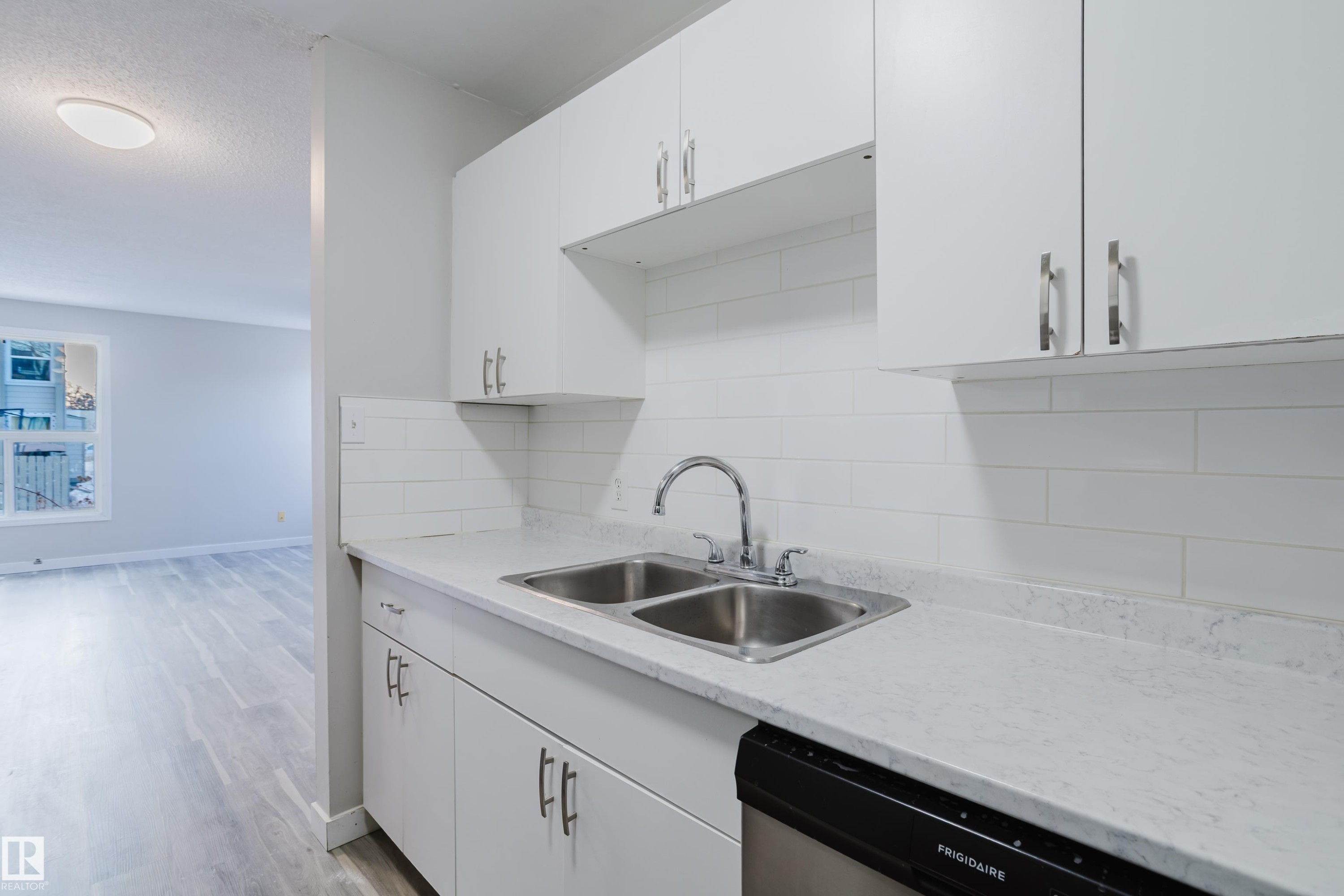 7032 Mill Woods Road, Edmonton, AB - Indoor Photo Showing Kitchen With Double Sink