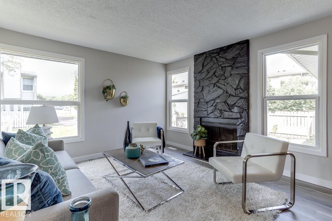 7032 Mill Woods Road, Edmonton, AB - Indoor