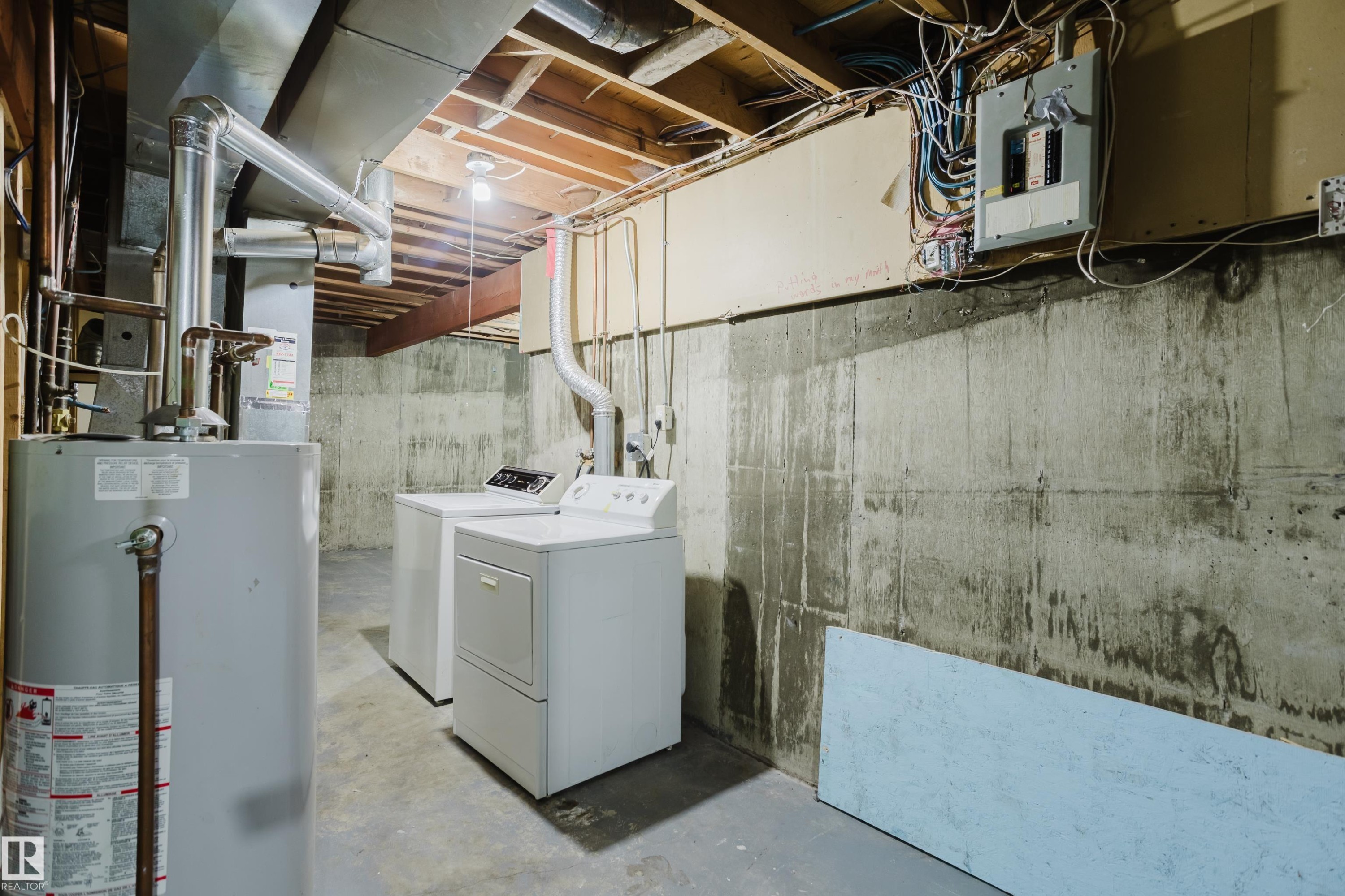 7032 Mill Woods Road, Edmonton, AB - Indoor Photo Showing Laundry Room