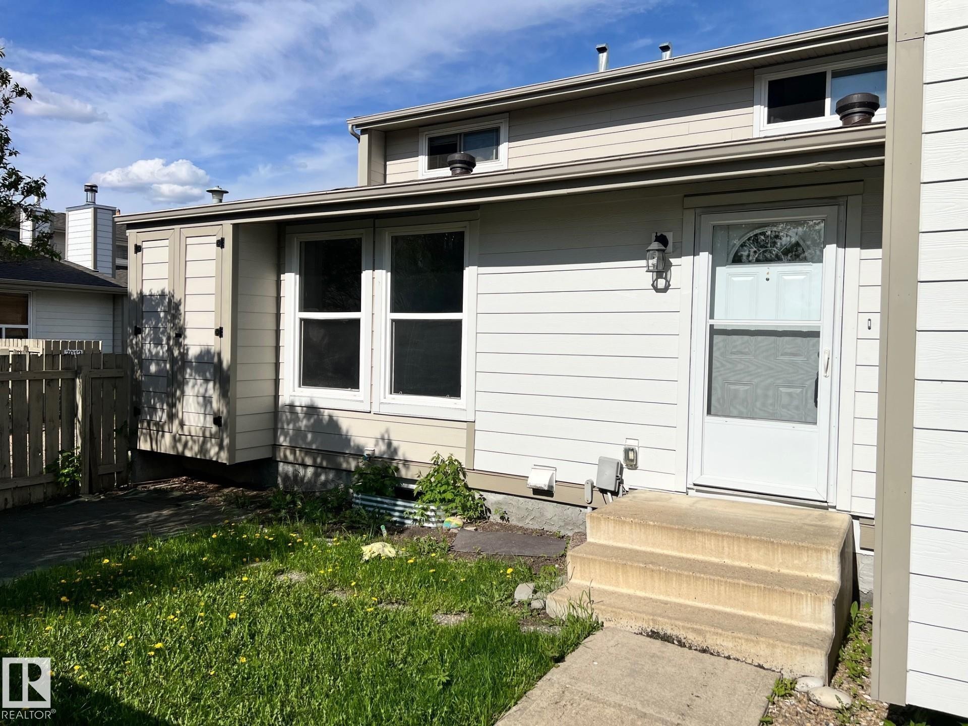 7032 Mill Woods Road, Edmonton, AB - Outdoor With Exterior
