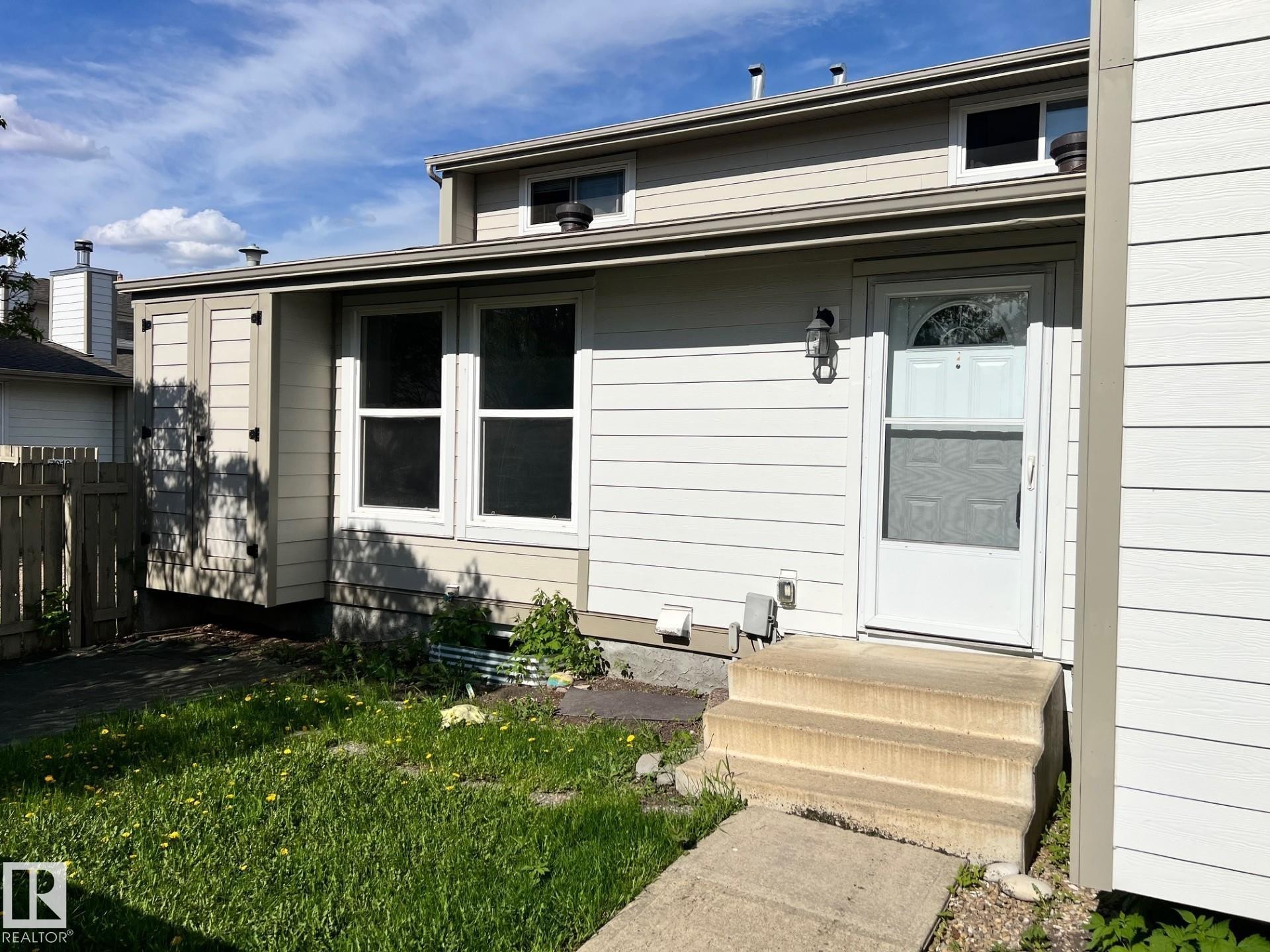 7032 Mill Woods Road, Edmonton, AB - Outdoor With Exterior