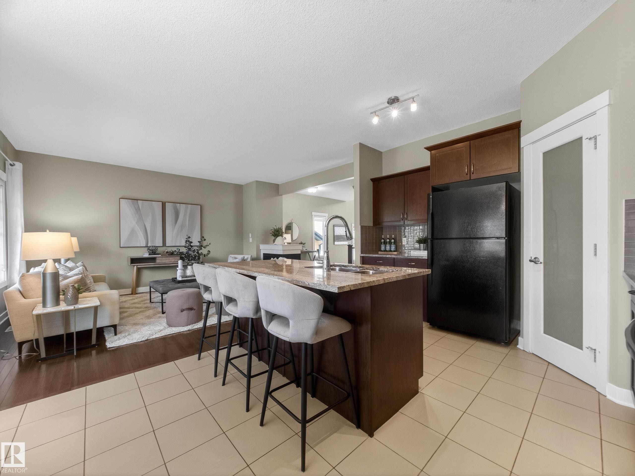 2729 Anderson Crescent, Edmonton, AB - Indoor Photo Showing Other Room