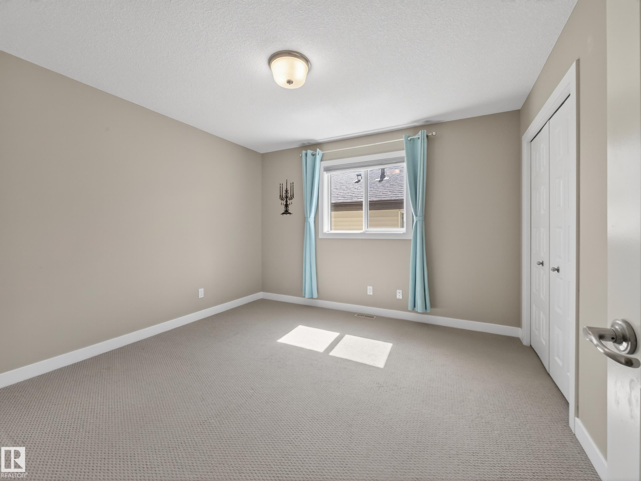 2729 Anderson Crescent, Edmonton, AB - Indoor Photo Showing Other Room