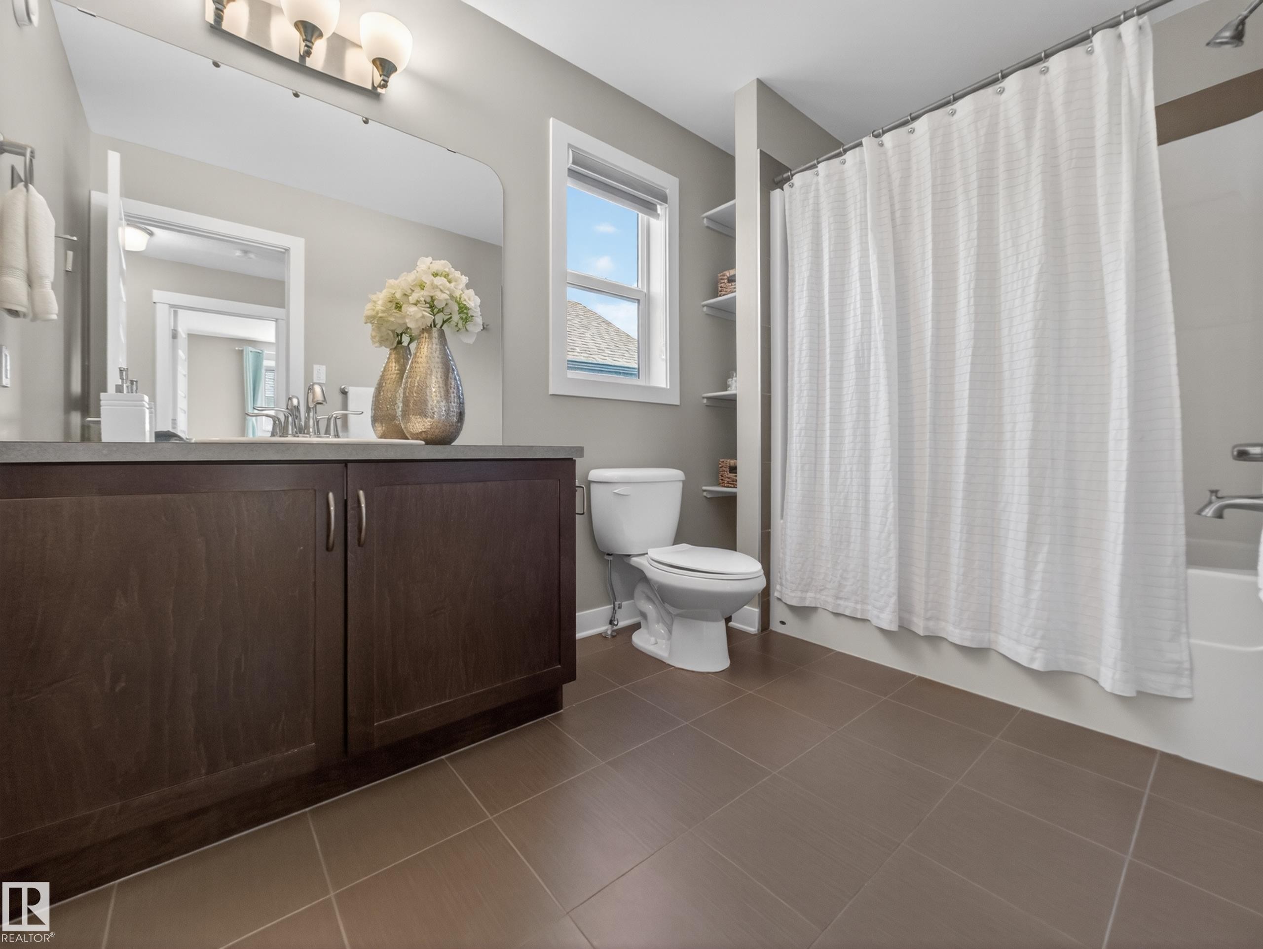 2729 Anderson Crescent, Edmonton, AB - Indoor Photo Showing Bathroom