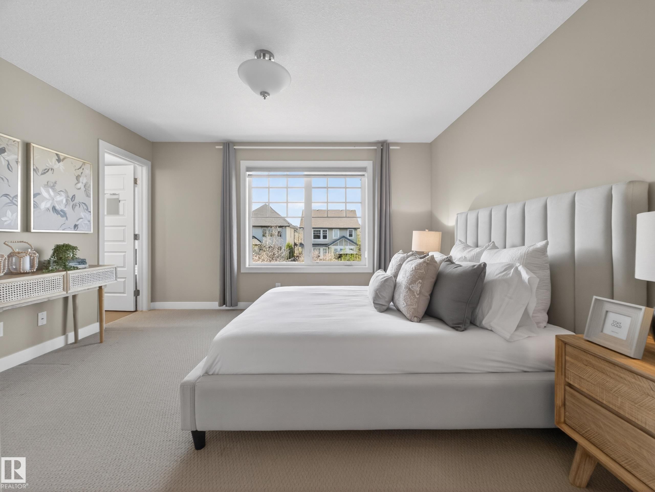 2729 Anderson Crescent, Edmonton, AB - Indoor Photo Showing Bedroom
