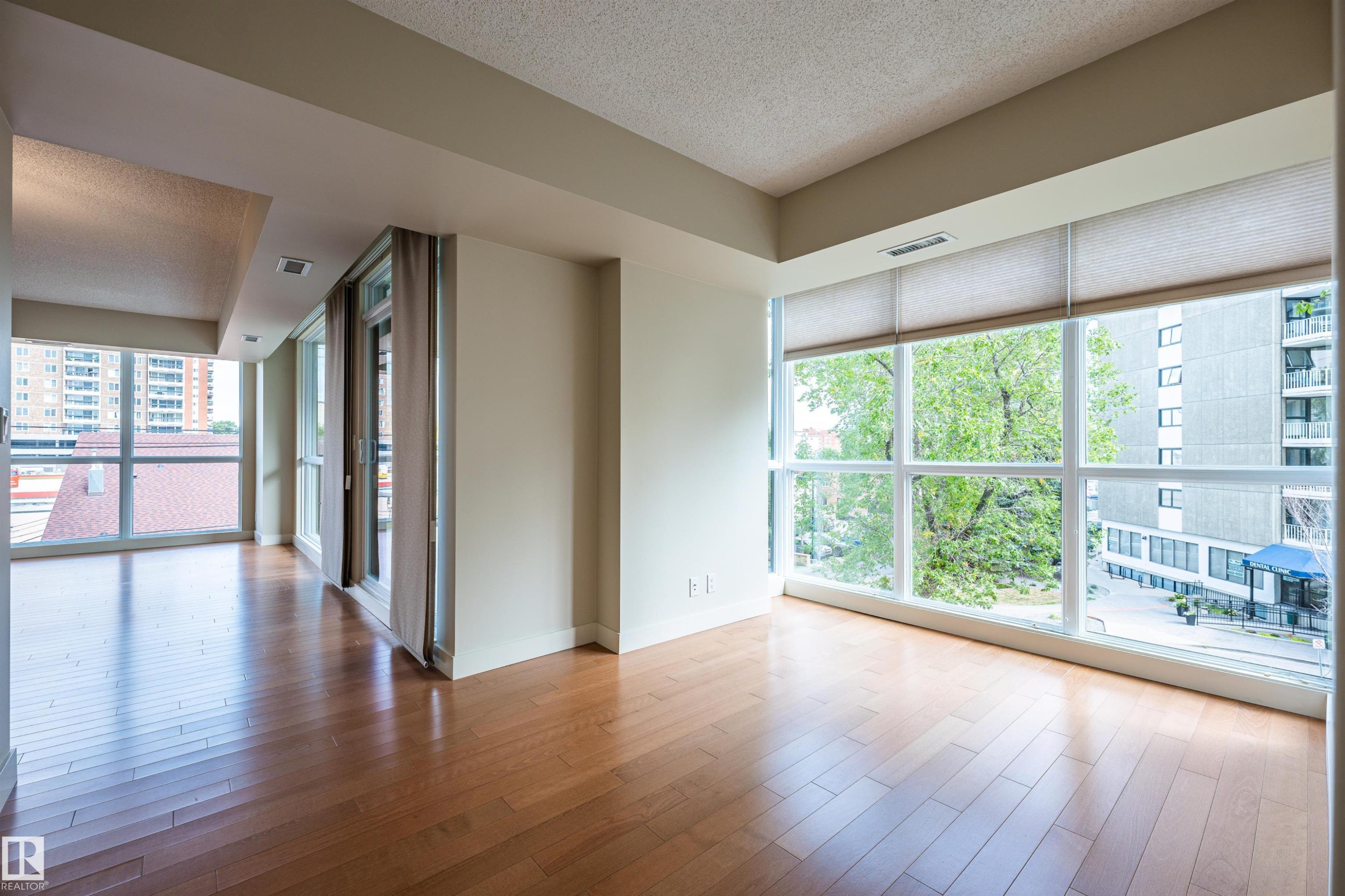 304 10046 117 Street, Edmonton, AB - Indoor Photo Showing Other Room