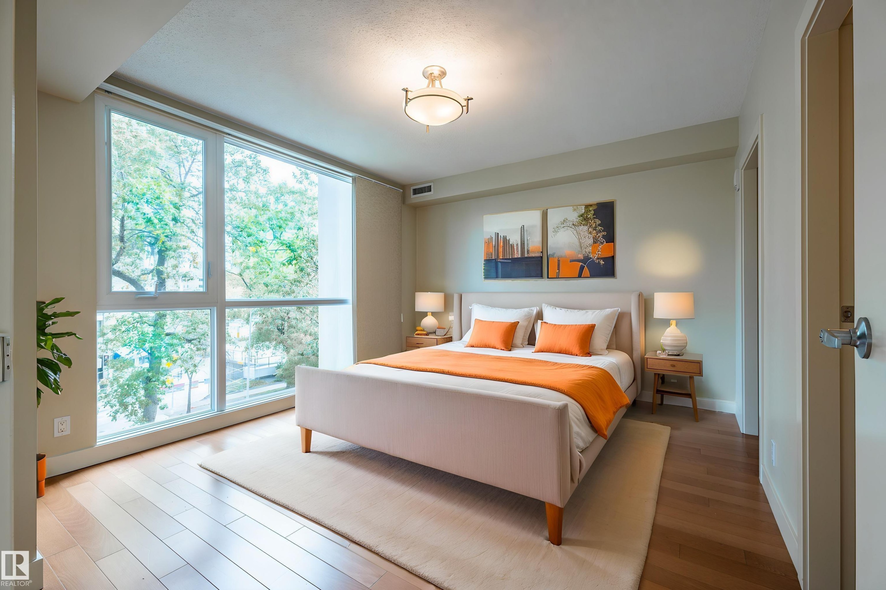 304 10046 117 Street, Edmonton, AB - Indoor Photo Showing Bedroom