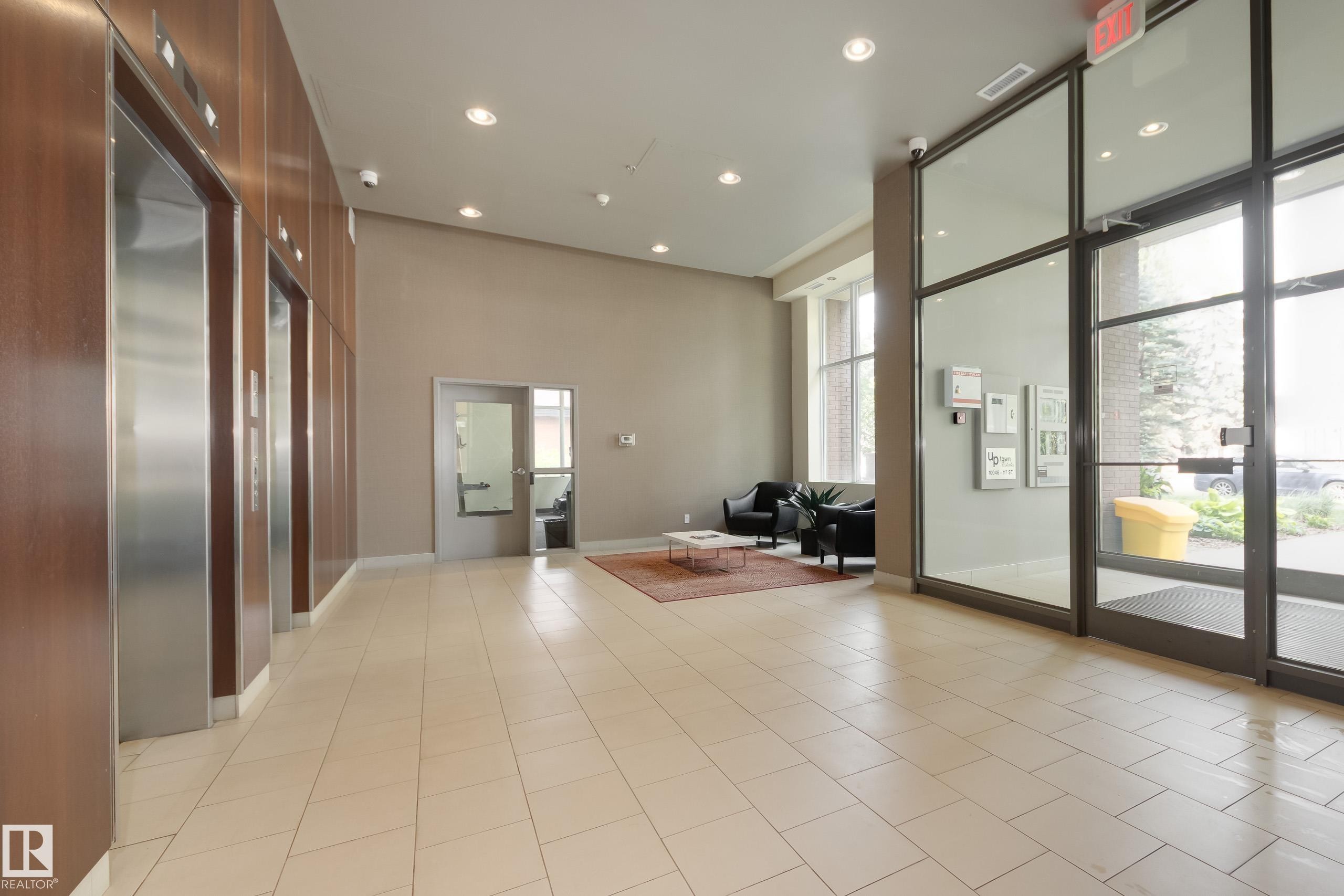 304 10046 117 Street, Edmonton, AB - Indoor Photo Showing Other Room