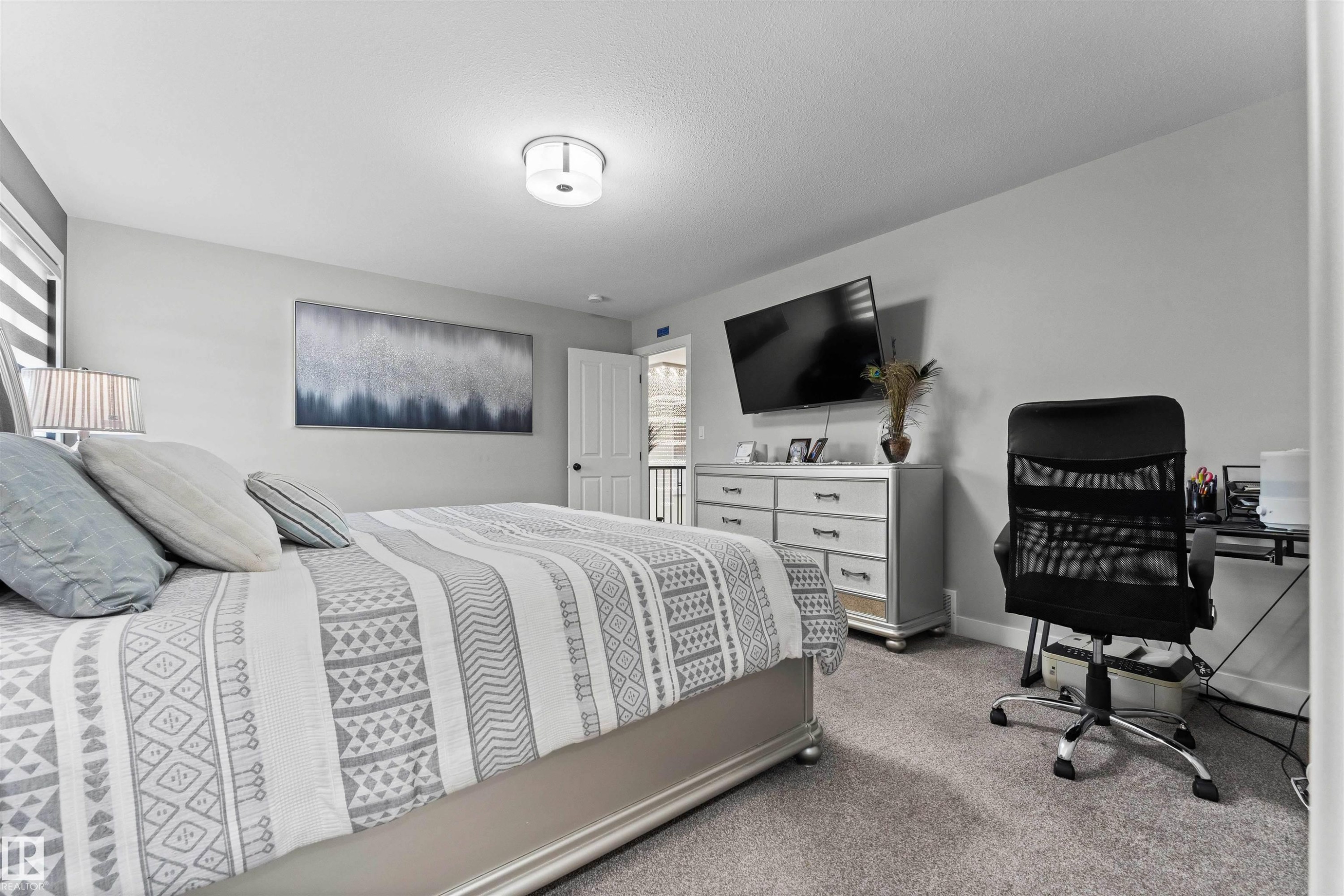 6813 Knox Loop, Edmonton, AB - Indoor Photo Showing Bedroom