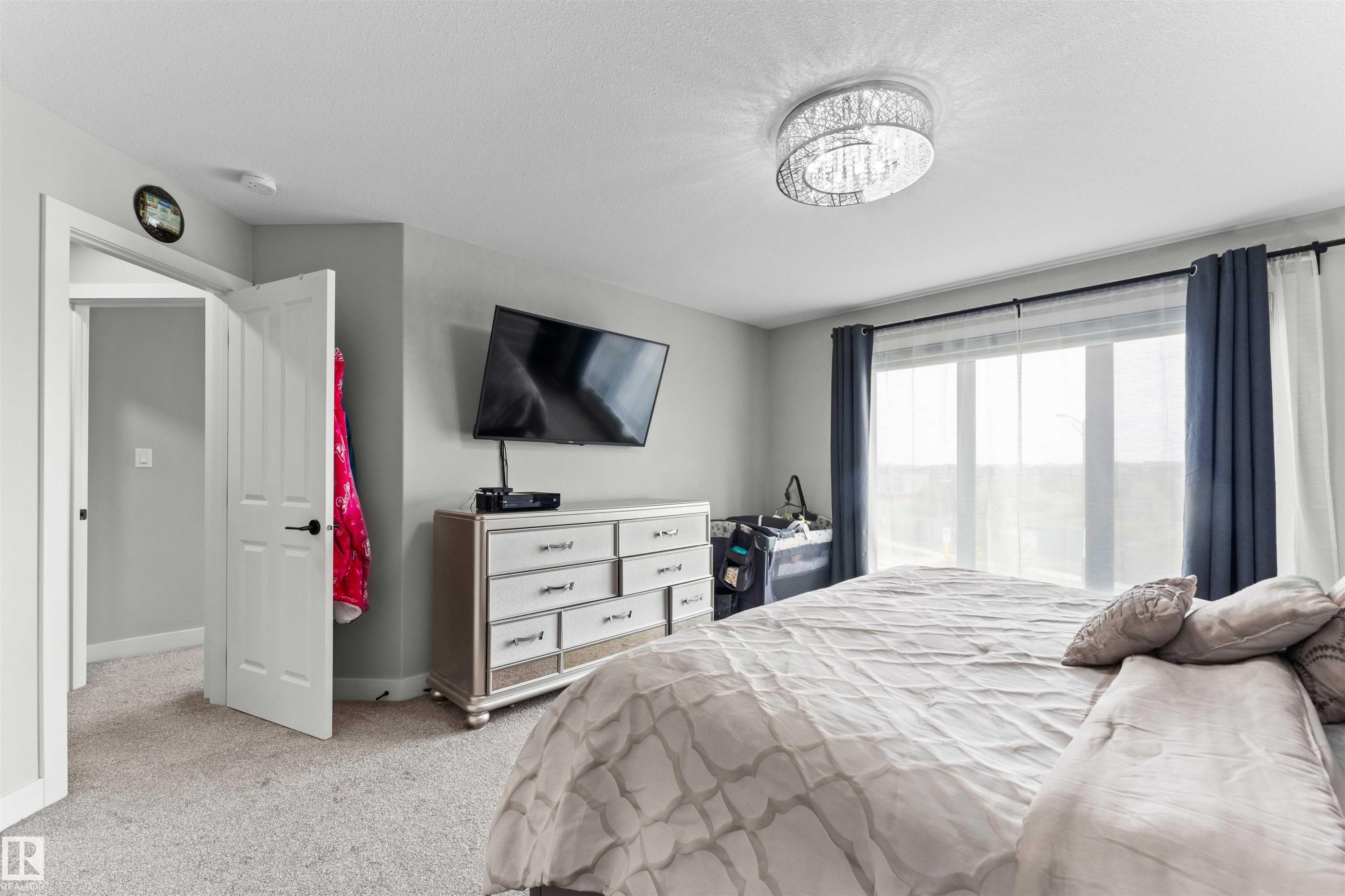 6813 Knox Loop, Edmonton, AB - Indoor Photo Showing Bedroom