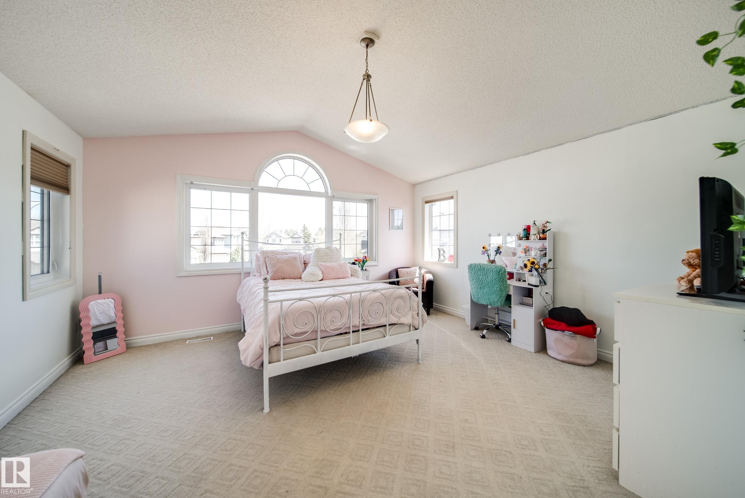 12627 16 Avenue, Edmonton, AB - Indoor Photo Showing Bedroom