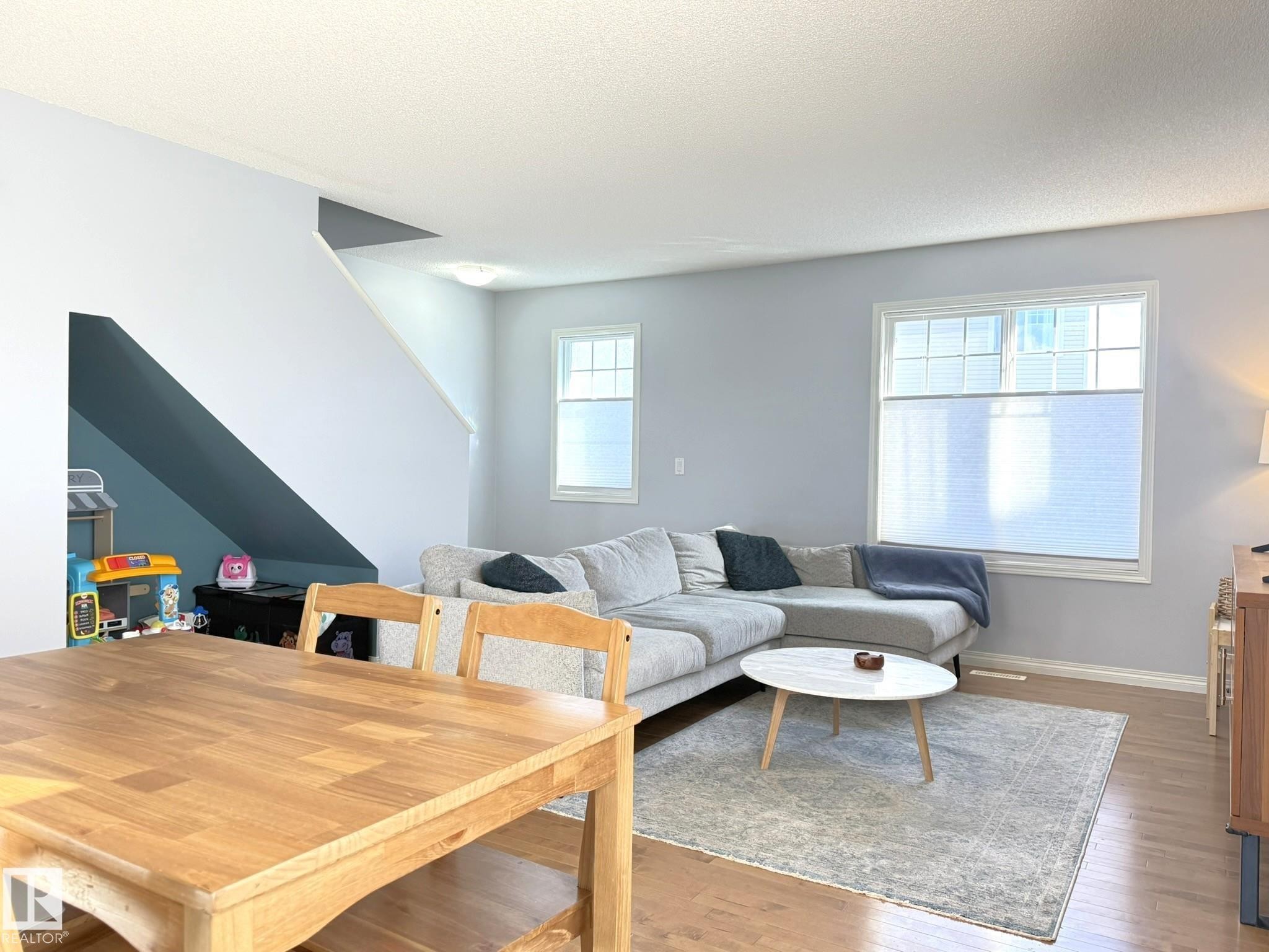41 460 Hemingway Road Nw, Edmonton, AB - Indoor Photo Showing Living Room