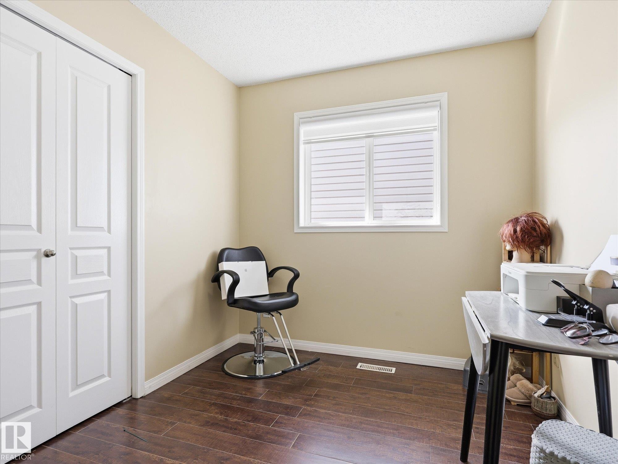 15135 43 Street Nw, Edmonton, AB - Indoor Photo Showing Office