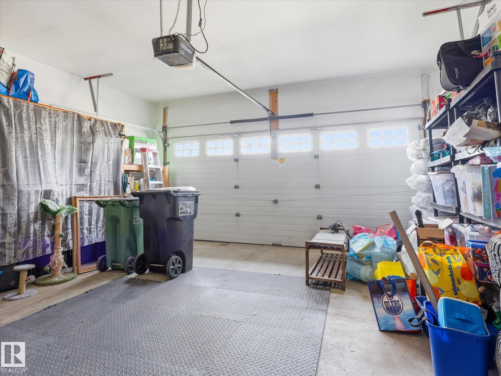 15135 43 Street Nw, Edmonton, AB - Indoor Photo Showing Garage