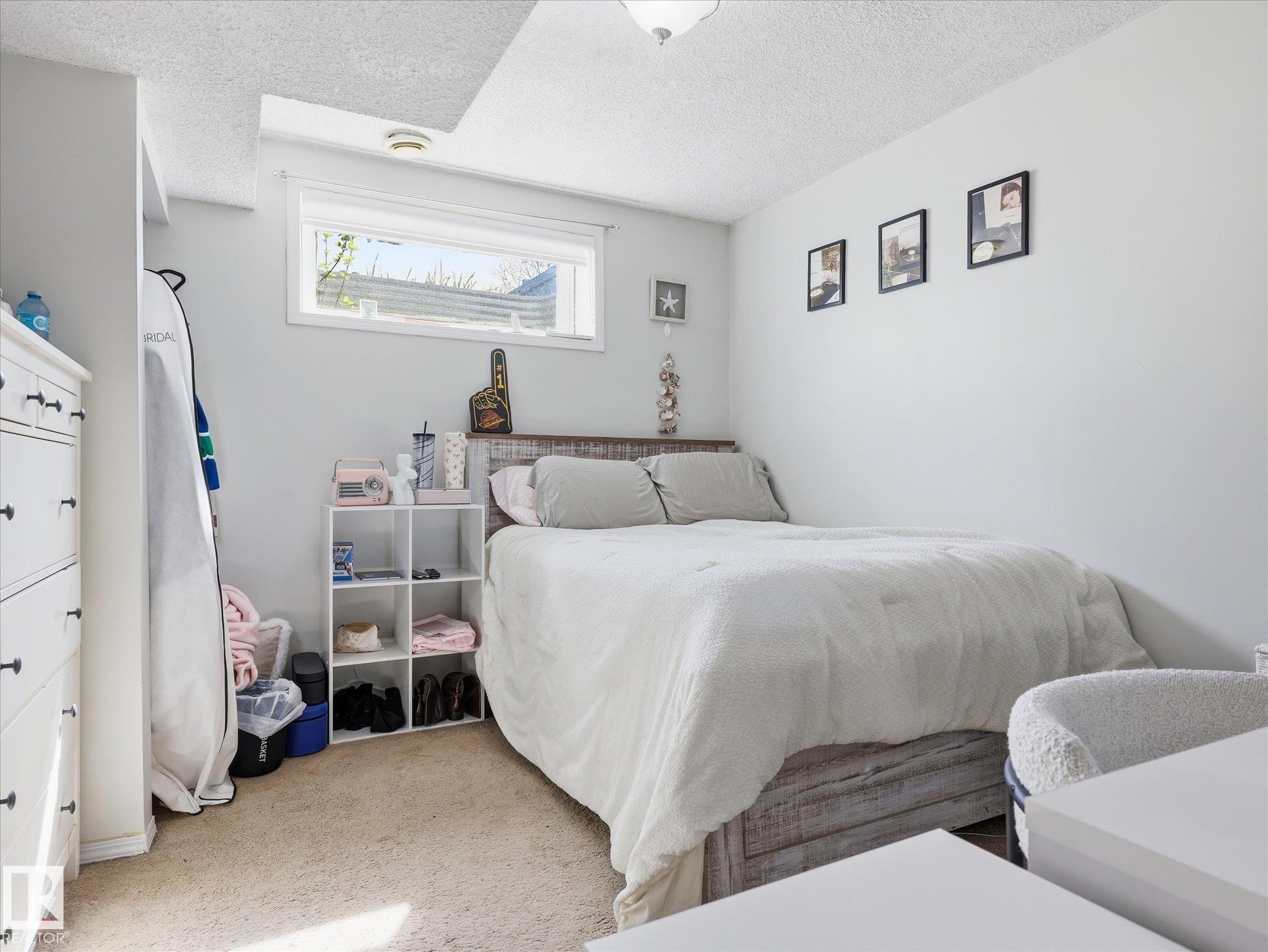 15135 43 Street Nw, Edmonton, AB - Indoor Photo Showing Bedroom