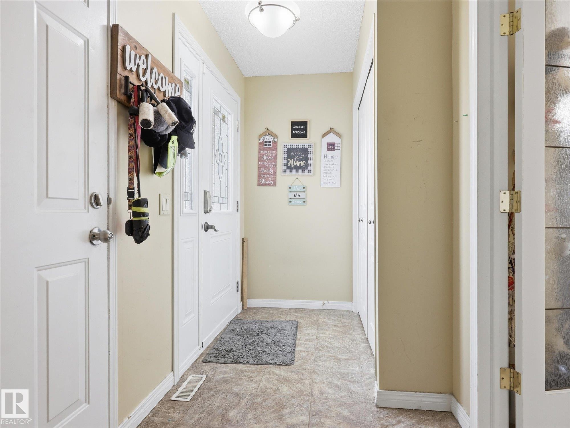 15135 43 Street Nw, Edmonton, AB - Indoor Photo Showing Other Room