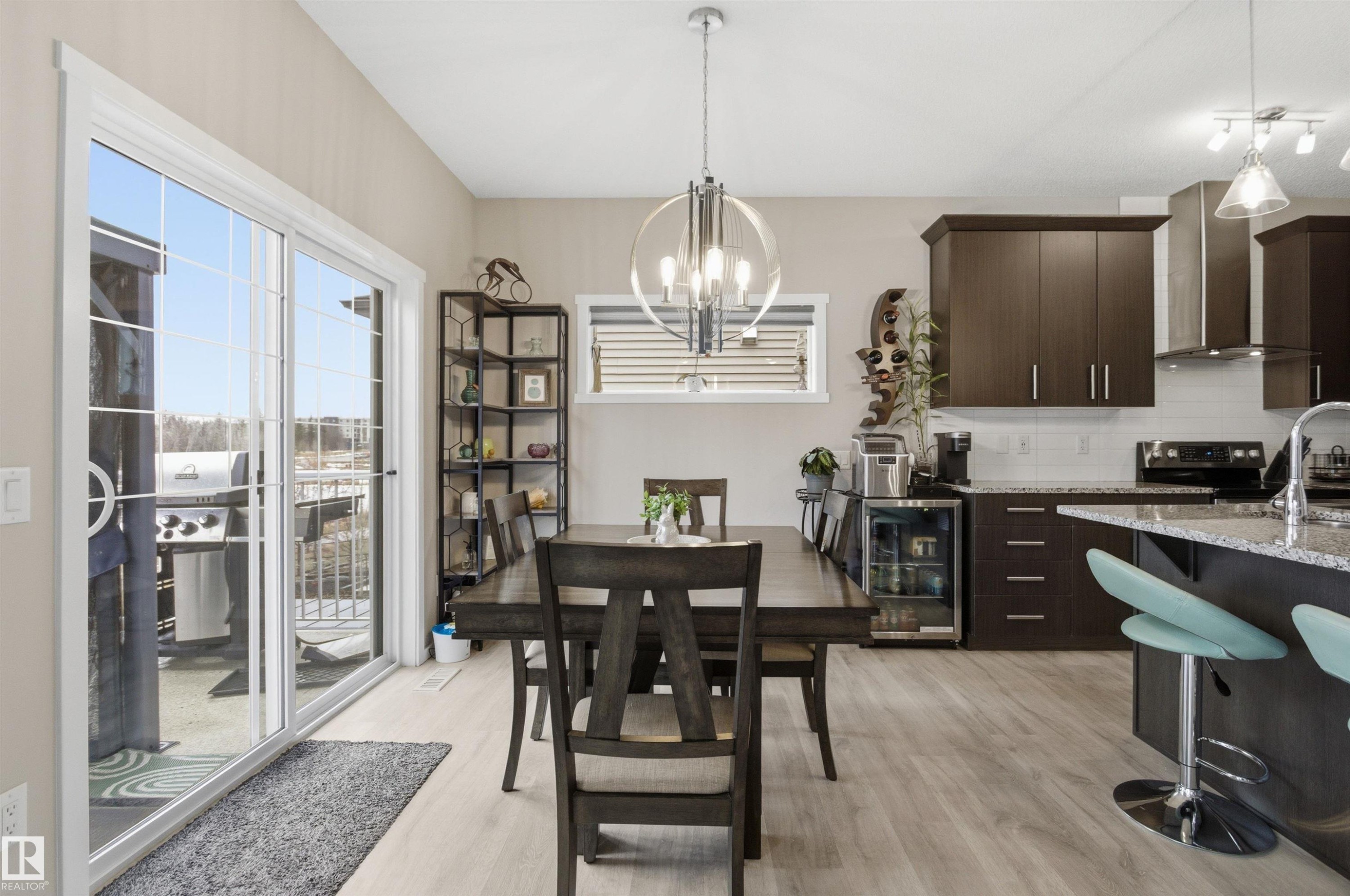 807 Eagleson Link, Edmonton, AB - Indoor Photo Showing Dining Room