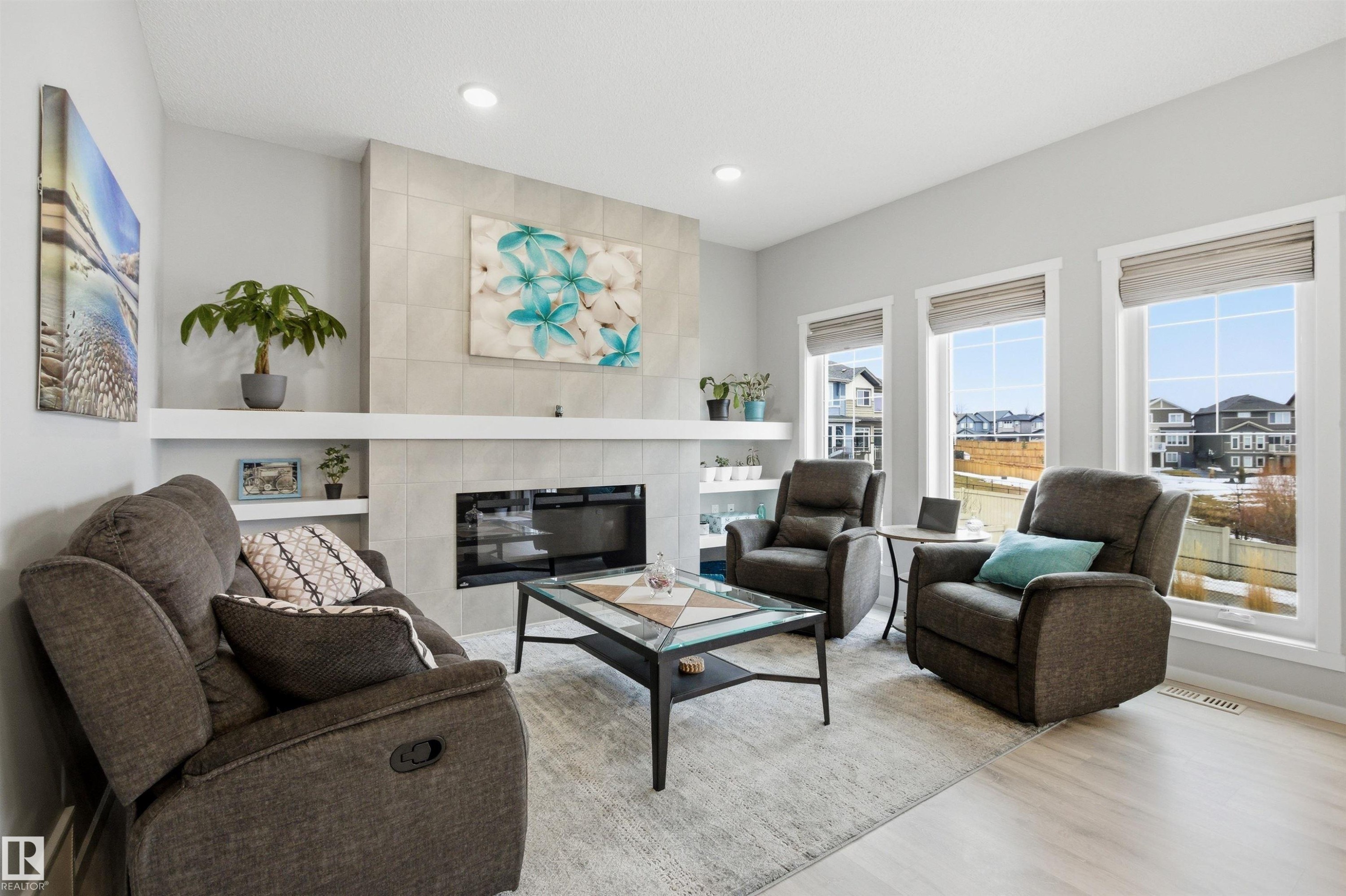 807 Eagleson Link, Edmonton, AB - Indoor Photo Showing Living Room With Fireplace