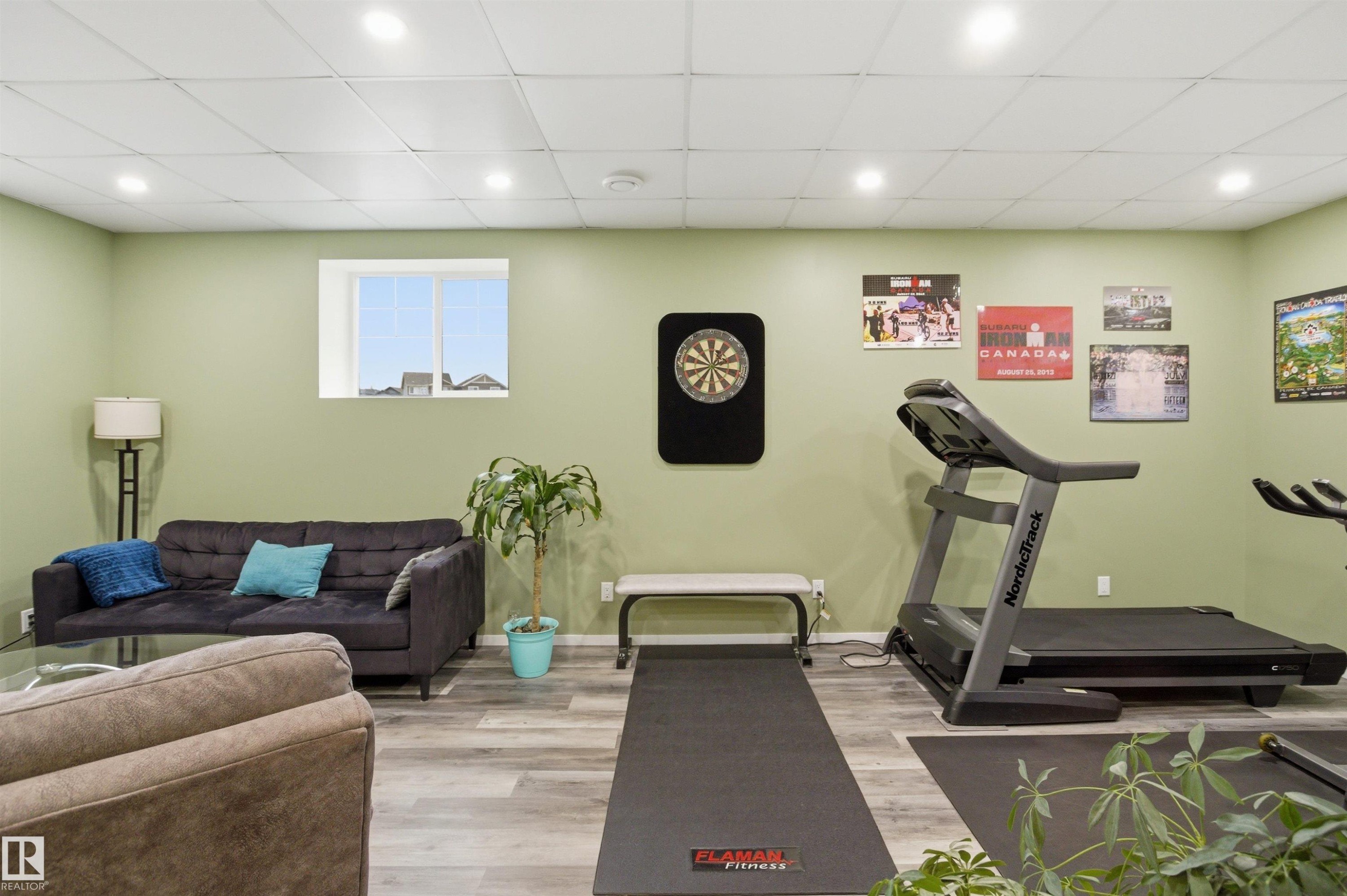 807 Eagleson Link, Edmonton, AB - Indoor