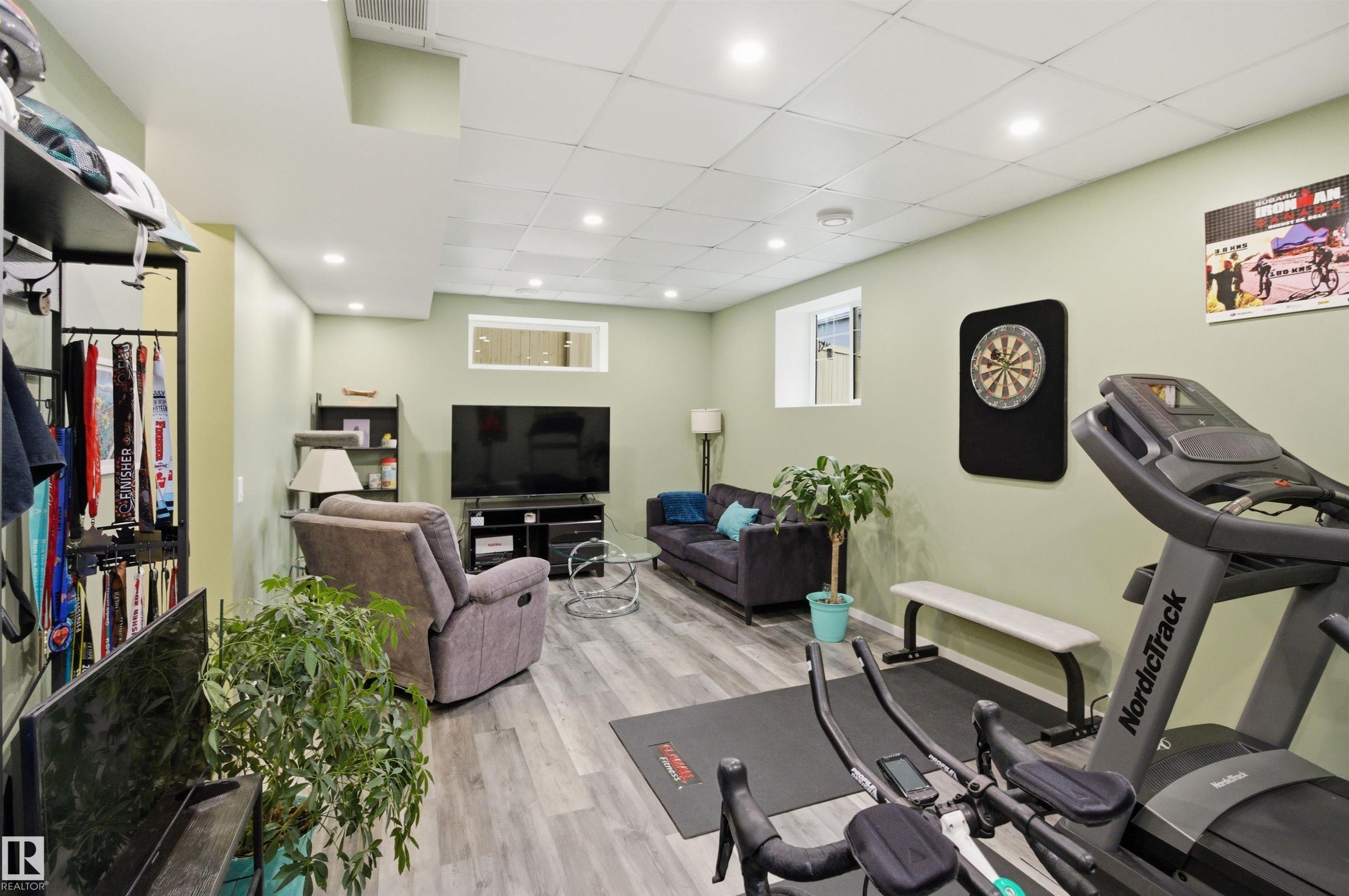 807 Eagleson Link, Edmonton, AB - Indoor