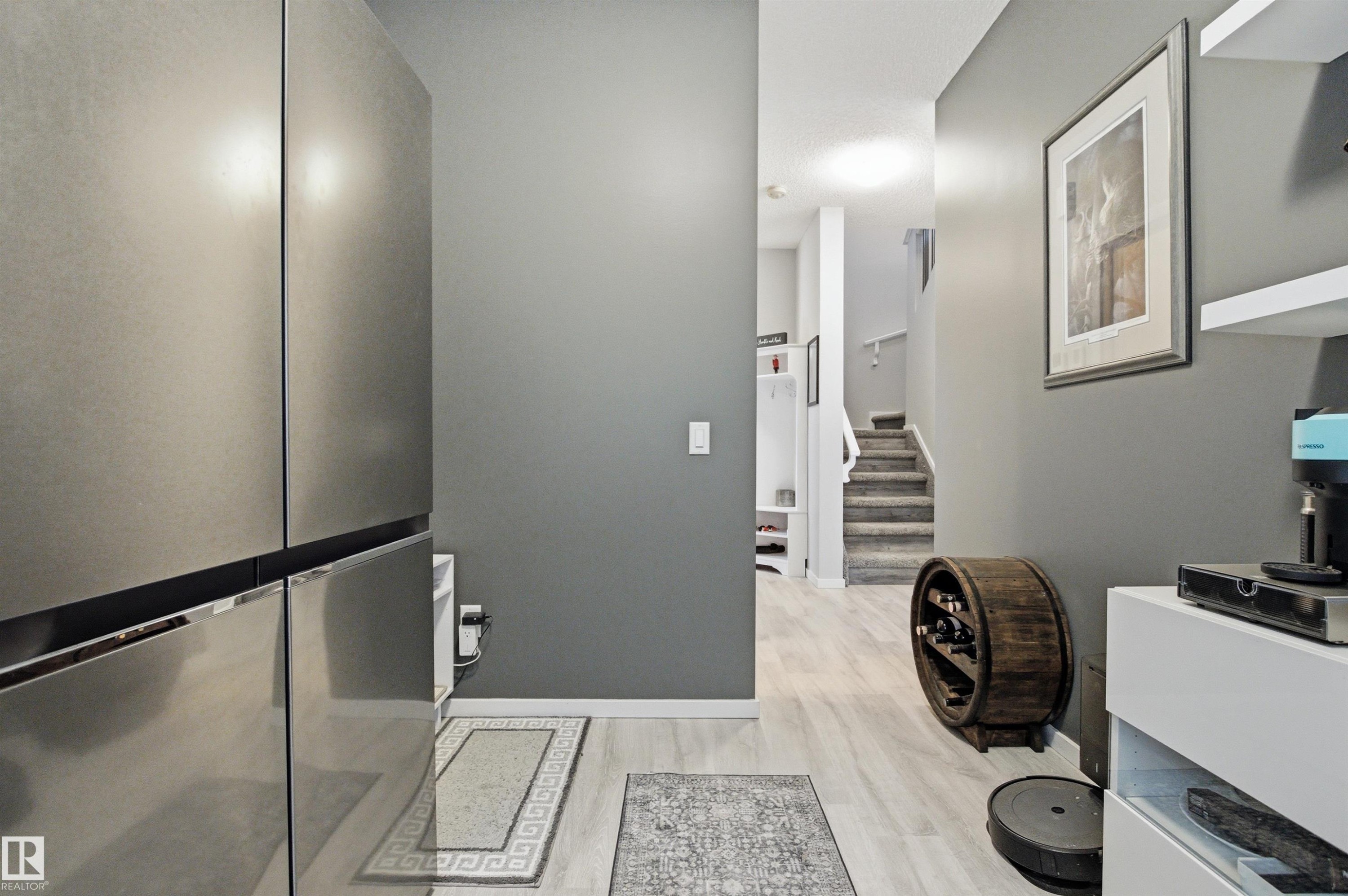 807 Eagleson Link, Edmonton, AB - Indoor Photo Showing Other Room
