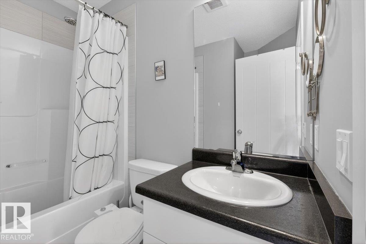 14835 103 Avenue, Edmonton, AB - Indoor Photo Showing Bathroom