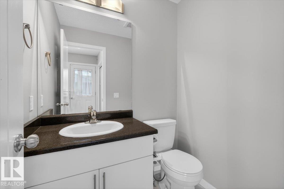 14835 103 Avenue, Edmonton, AB - Indoor Photo Showing Bathroom