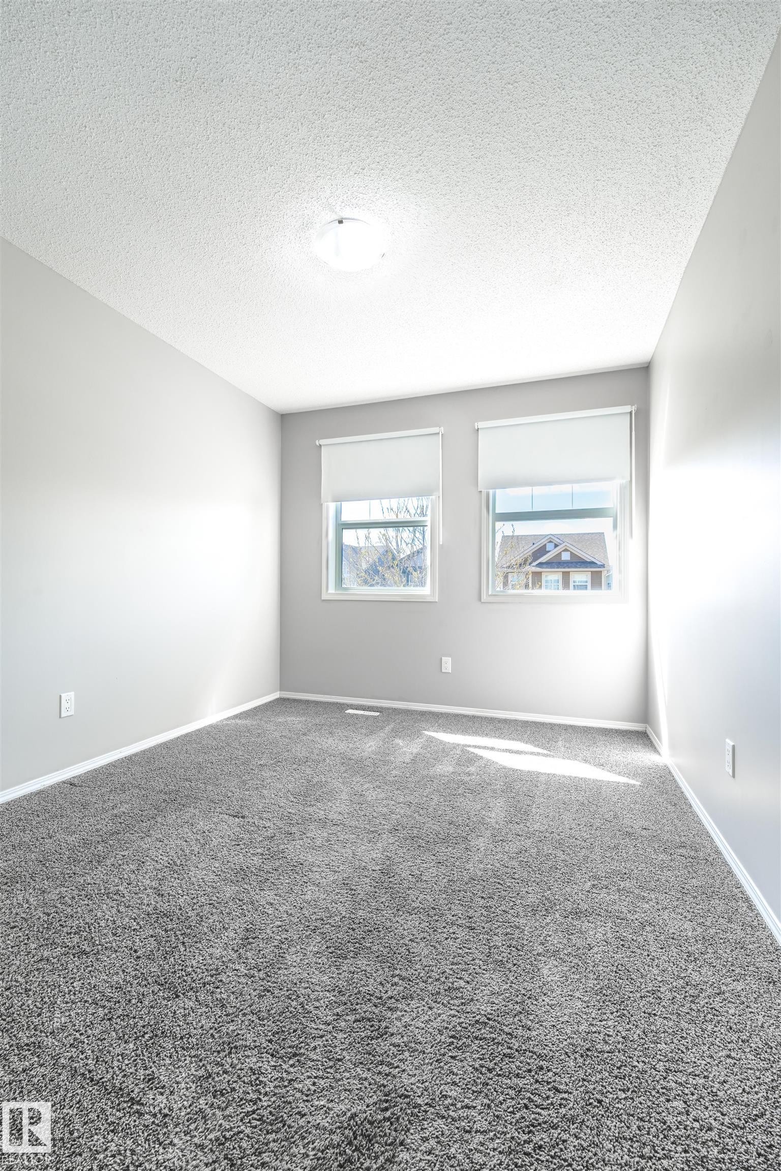 3041 Arthurs Crescent Sw, Edmonton, AB - Indoor Photo Showing Other Room
