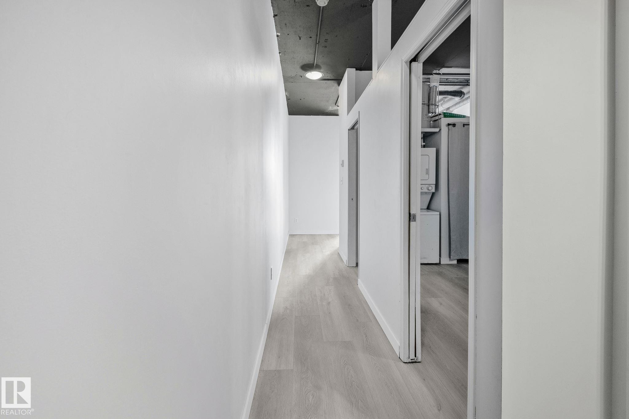 1312 10024 Jasper Avenue Nw, Edmonton, AB - Indoor