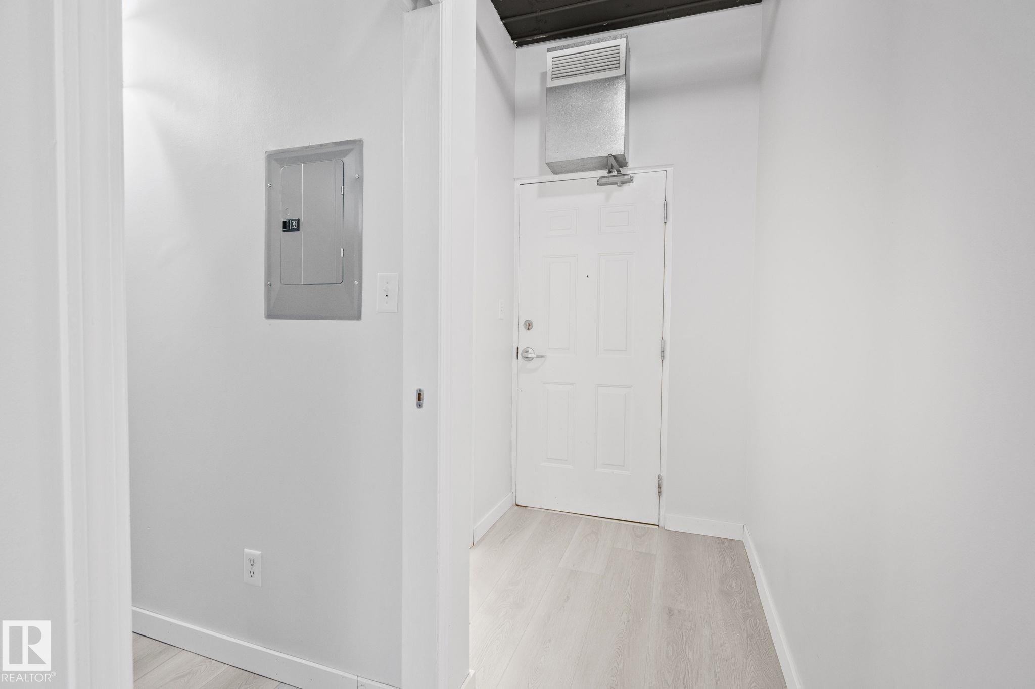1312 10024 Jasper Avenue Nw, Edmonton, AB - Indoor Photo Showing Other Room