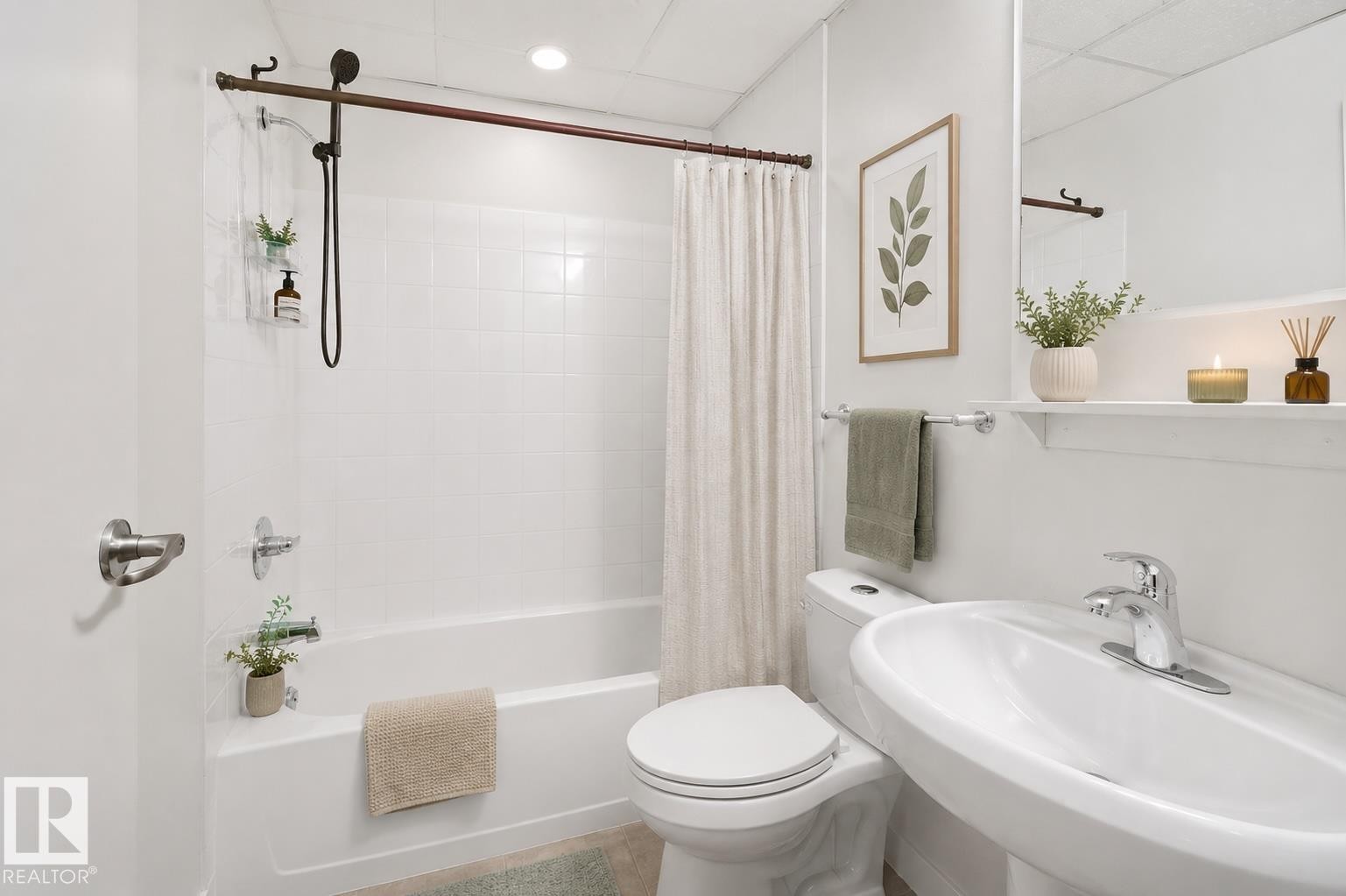 1312 10024 Jasper Avenue Nw, Edmonton, AB - Indoor Photo Showing Bathroom