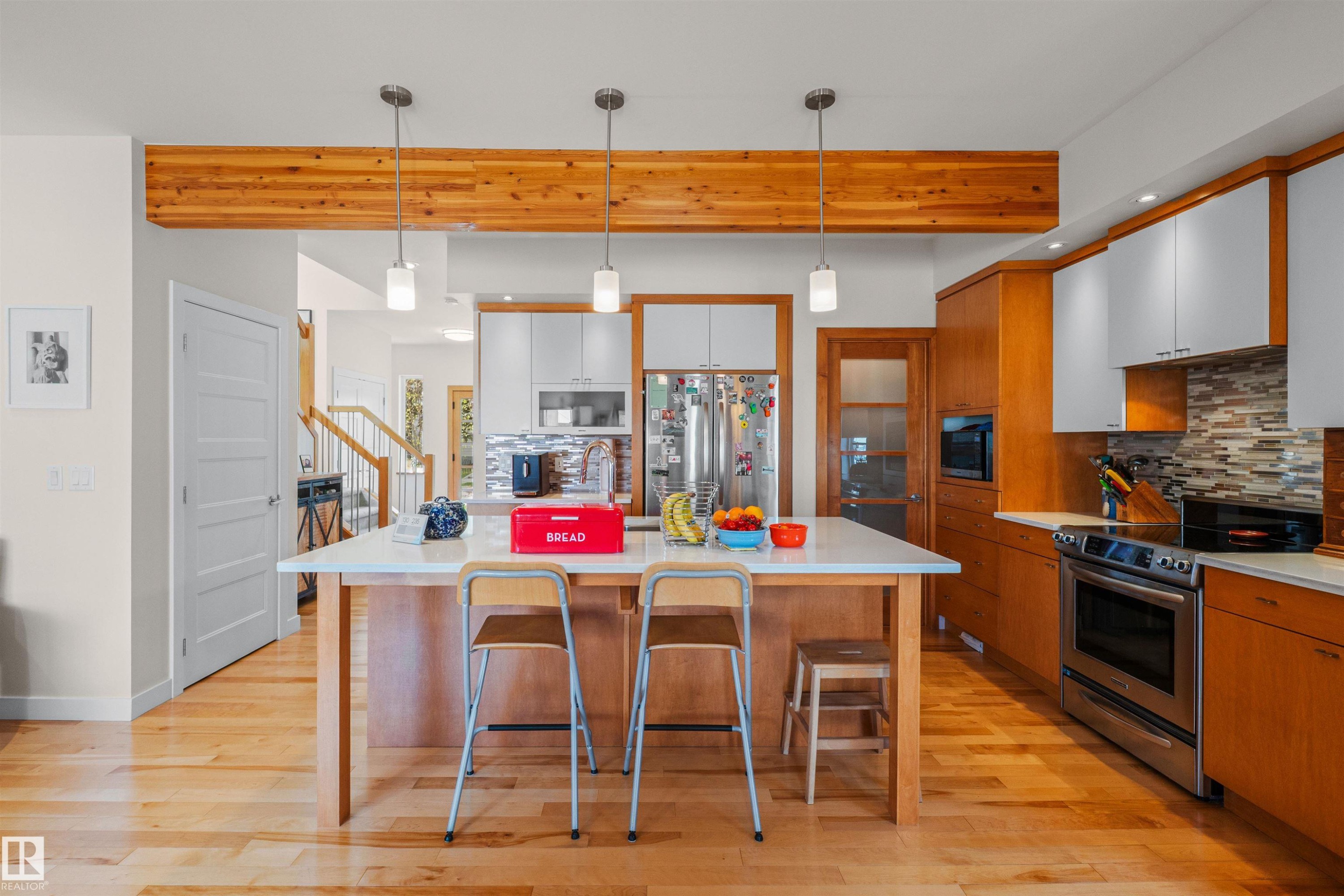 8839 93 Street, Edmonton, AB - Indoor Photo Showing Kitchen With Upgraded Kitchen