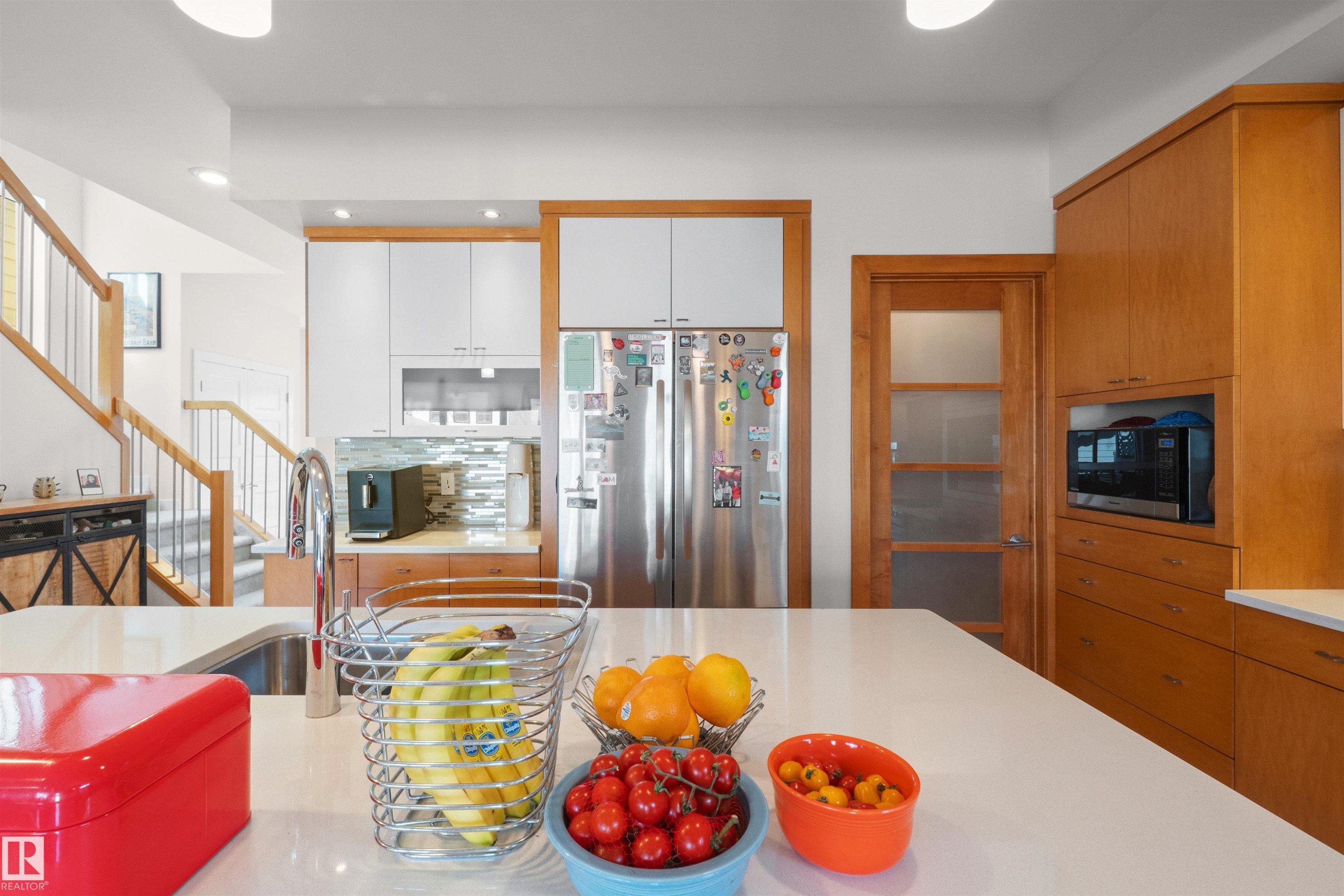 8839 93 Street, Edmonton, AB - Indoor