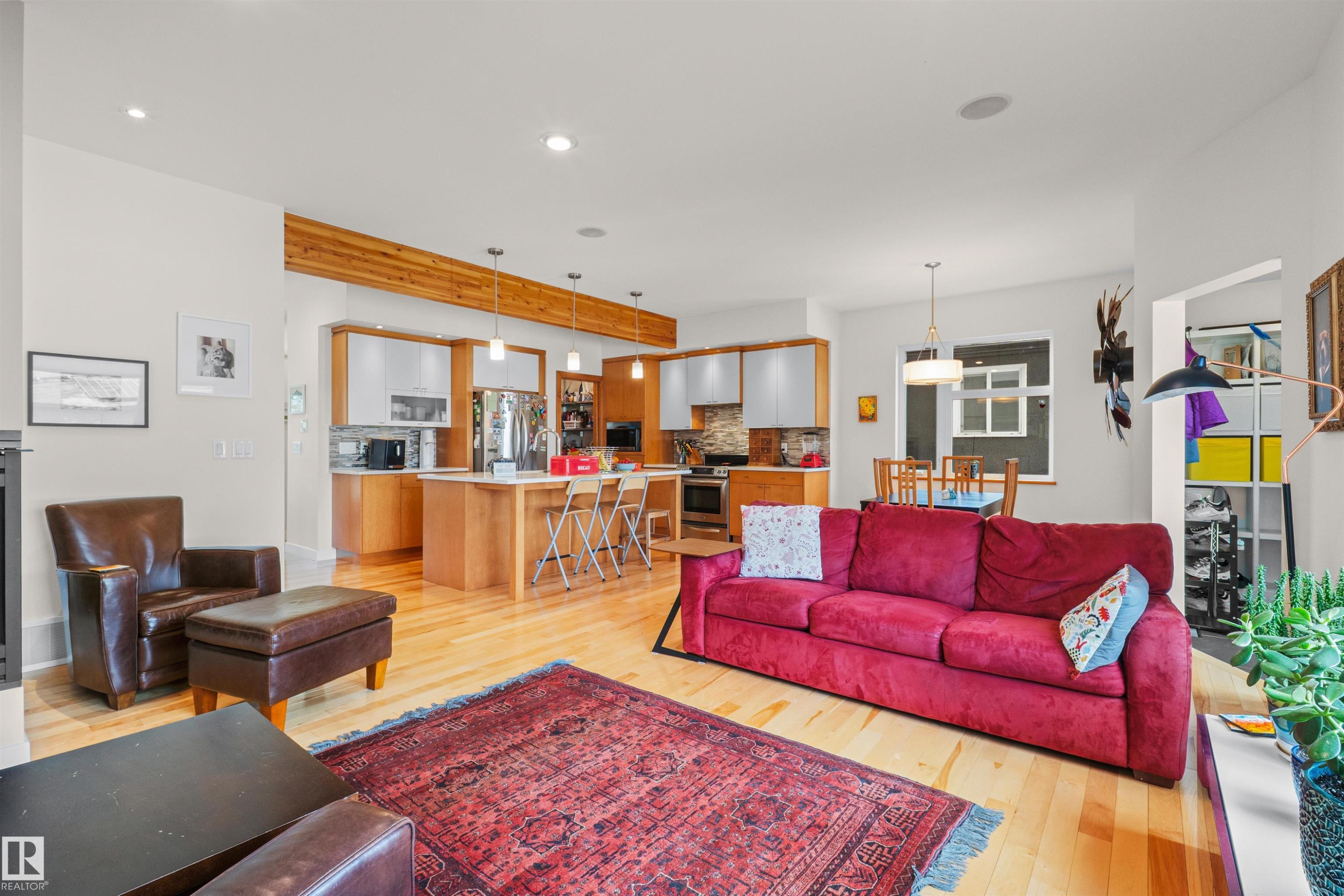 8839 93 Street, Edmonton, AB - Indoor Photo Showing Living Room