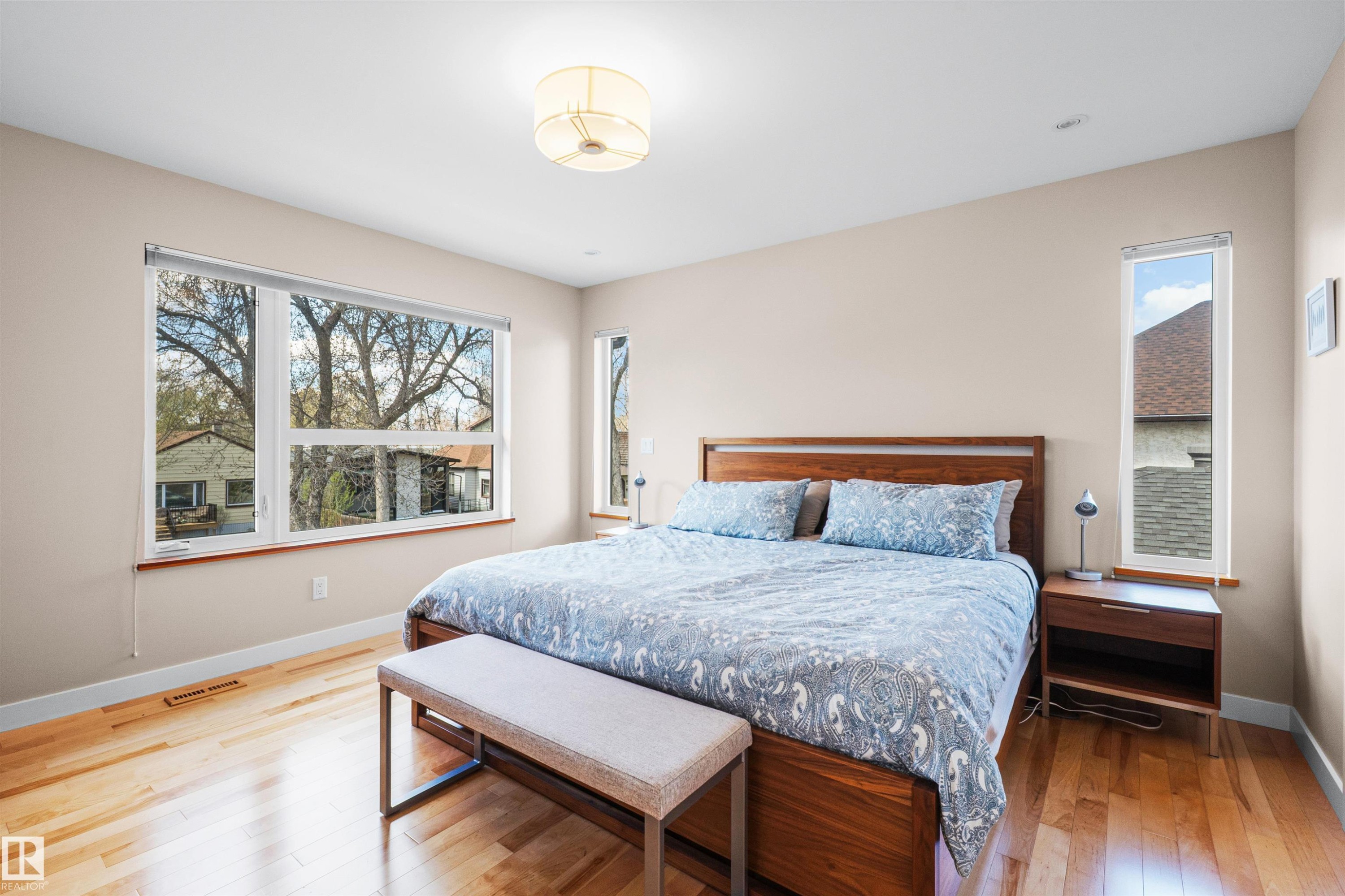 8839 93 Street, Edmonton, AB - Indoor Photo Showing Bedroom