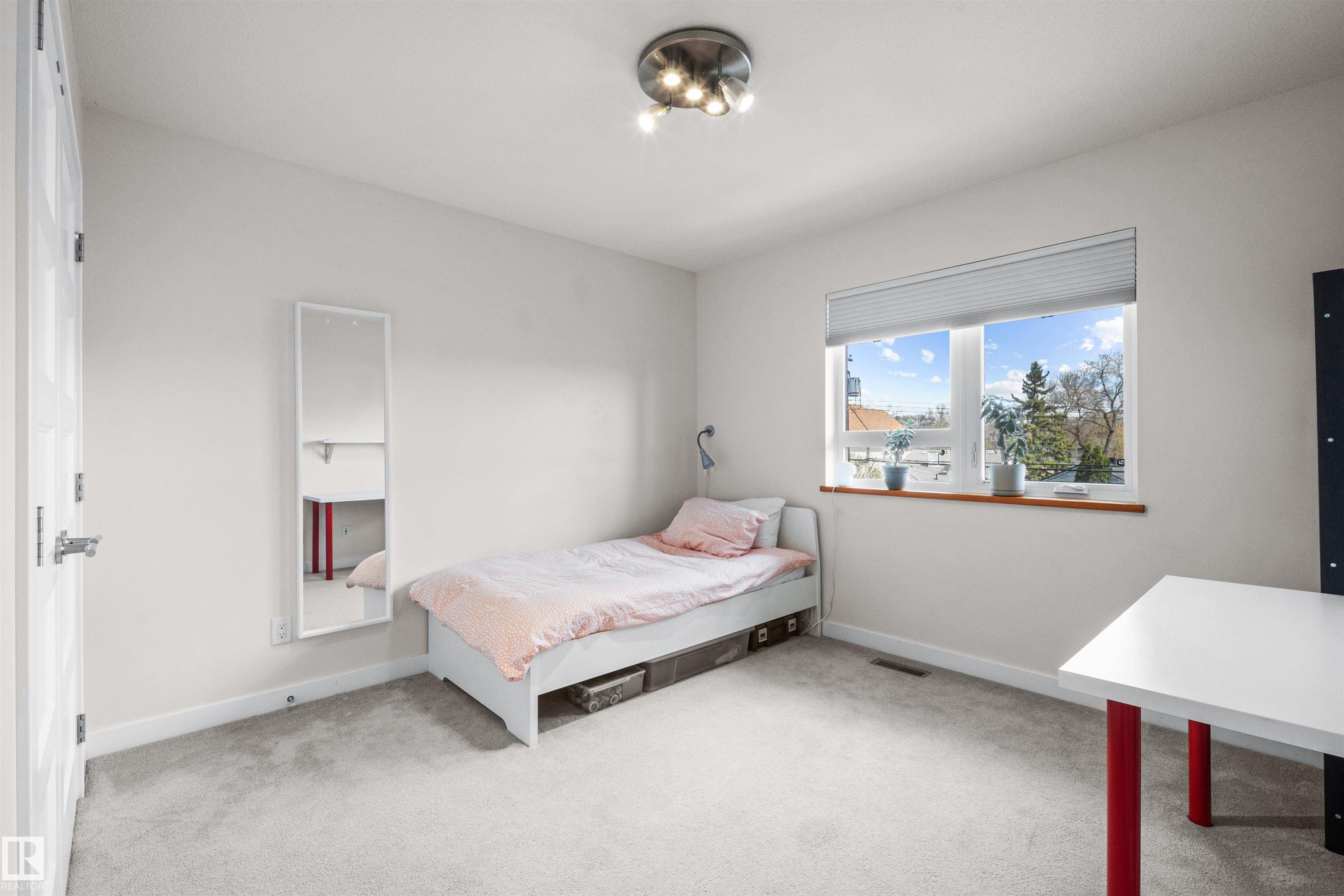 8839 93 Street, Edmonton, AB - Indoor Photo Showing Bedroom