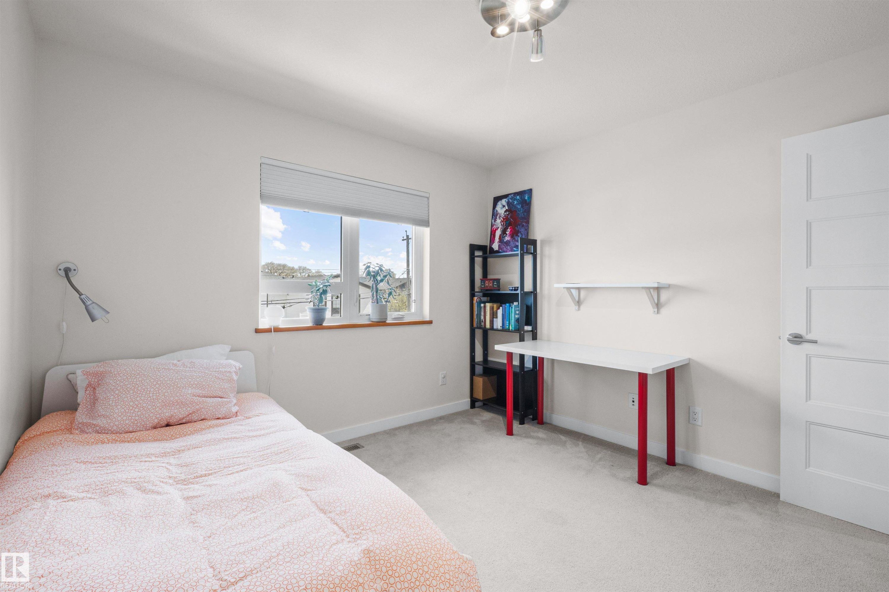 8839 93 Street, Edmonton, AB - Indoor Photo Showing Bedroom