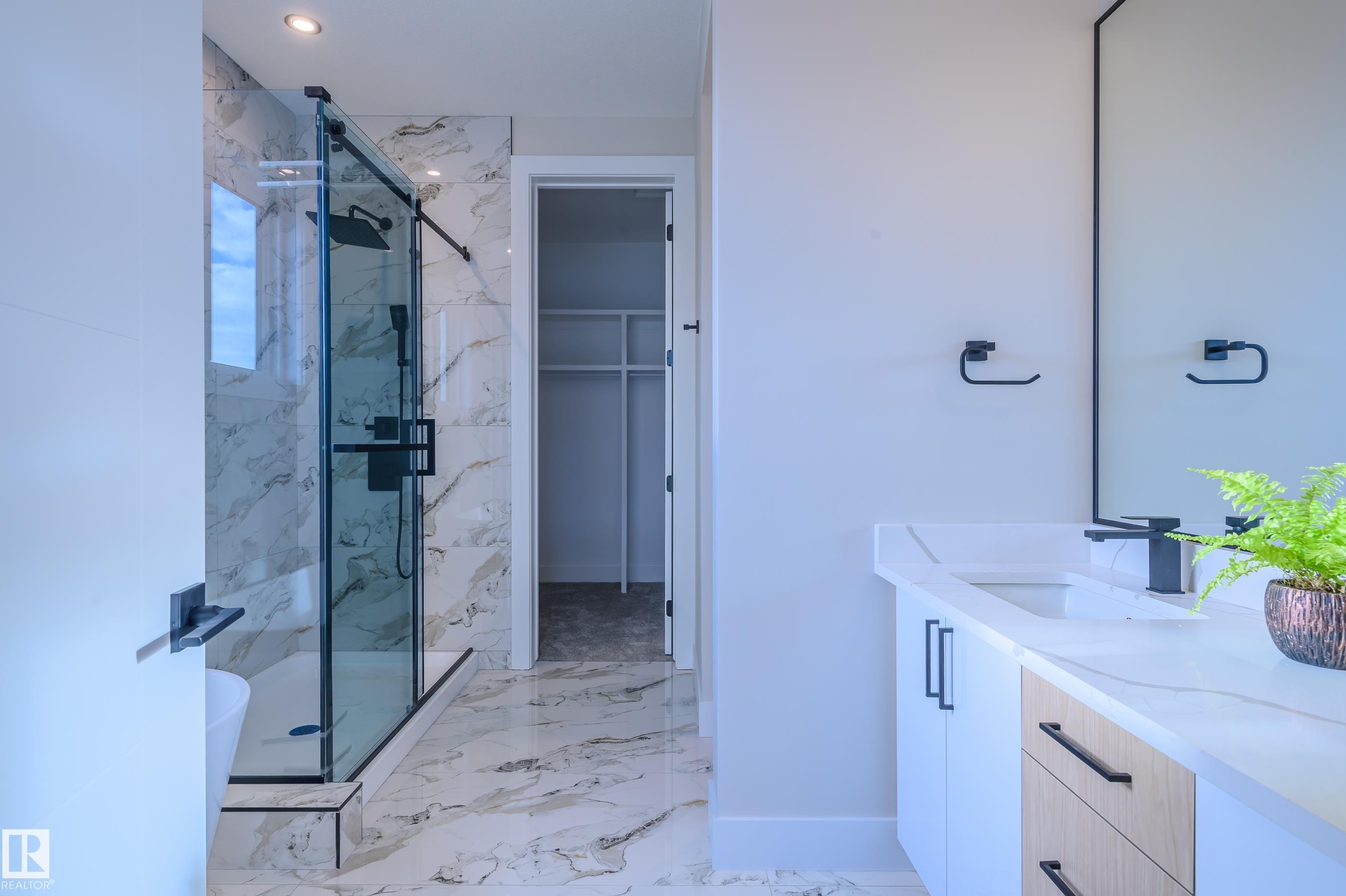 16 Middleton Close, Leduc, AB - Indoor Photo Showing Bathroom
