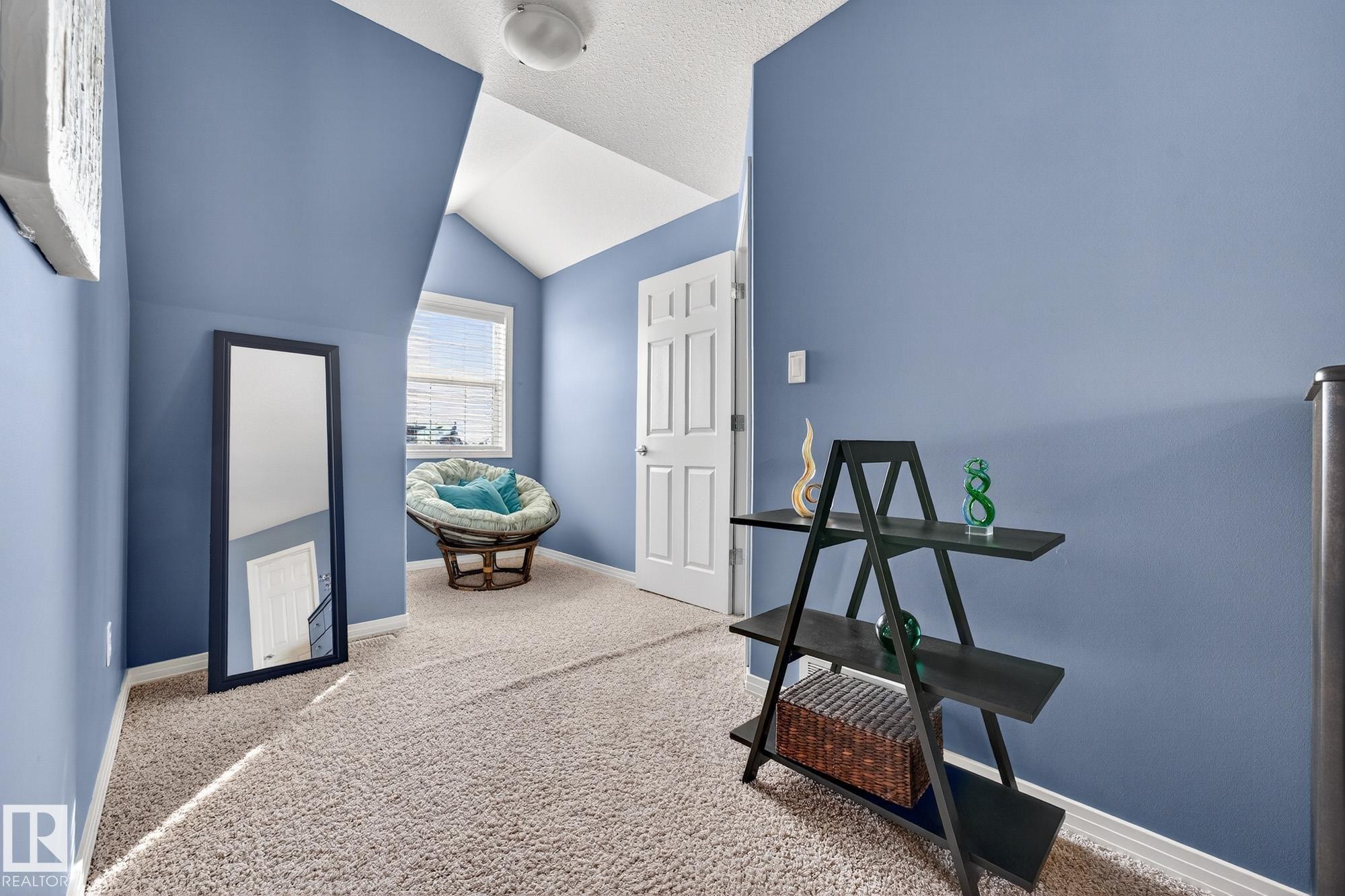 11 4367 Veterans Way, Edmonton, AB - Indoor
