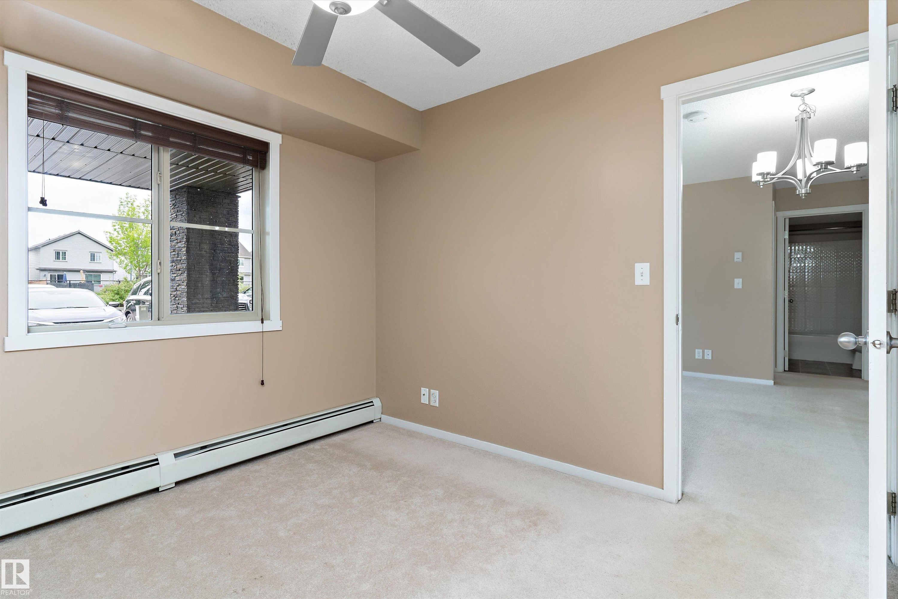 105 111 Watt Common, Edmonton, AB - Indoor Photo Showing Other Room