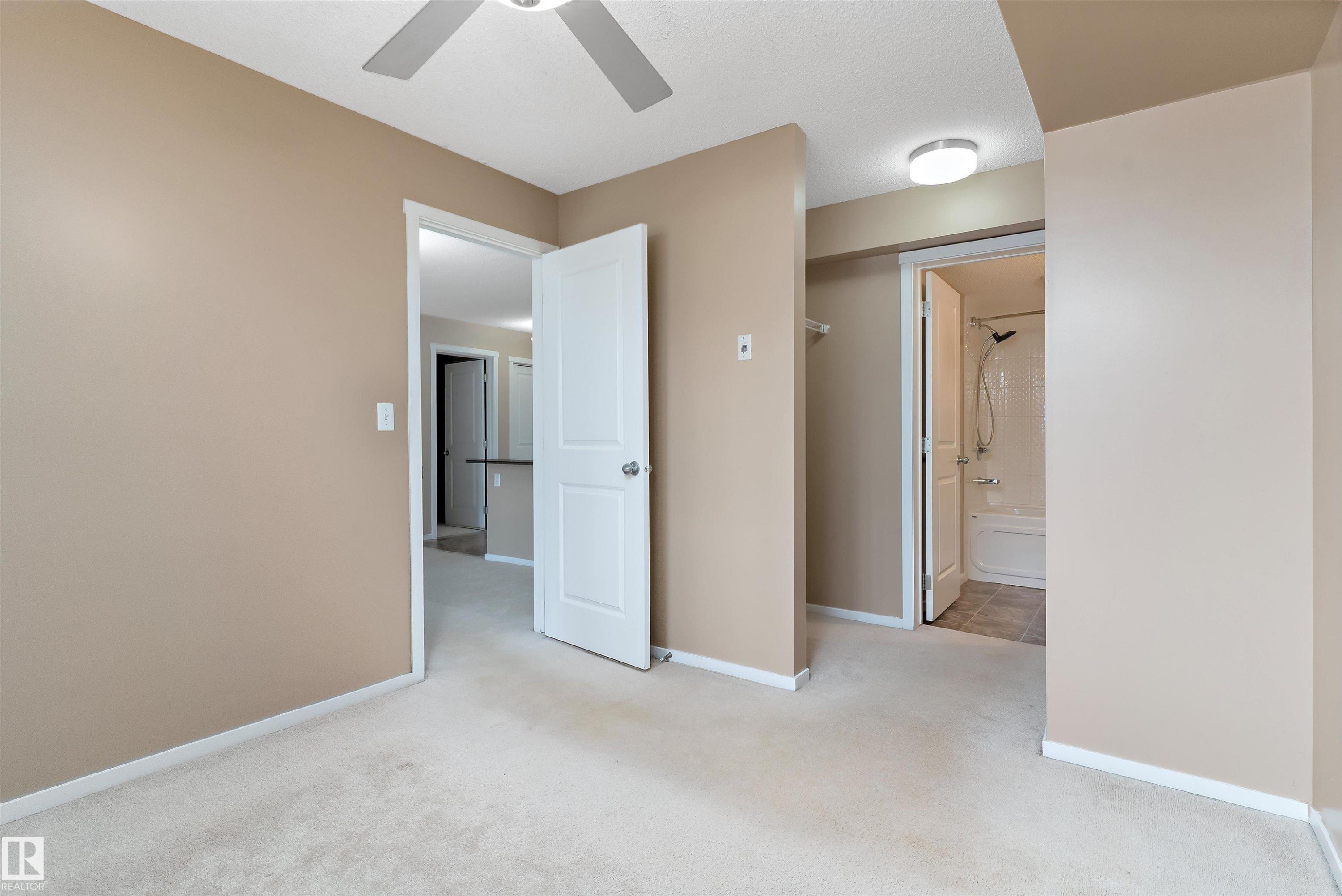 105 111 Watt Common, Edmonton, AB - Indoor Photo Showing Other Room