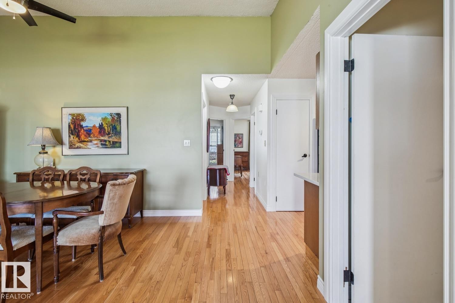 7531 137A Avenue, Edmonton, AB - Indoor Photo Showing Dining Room