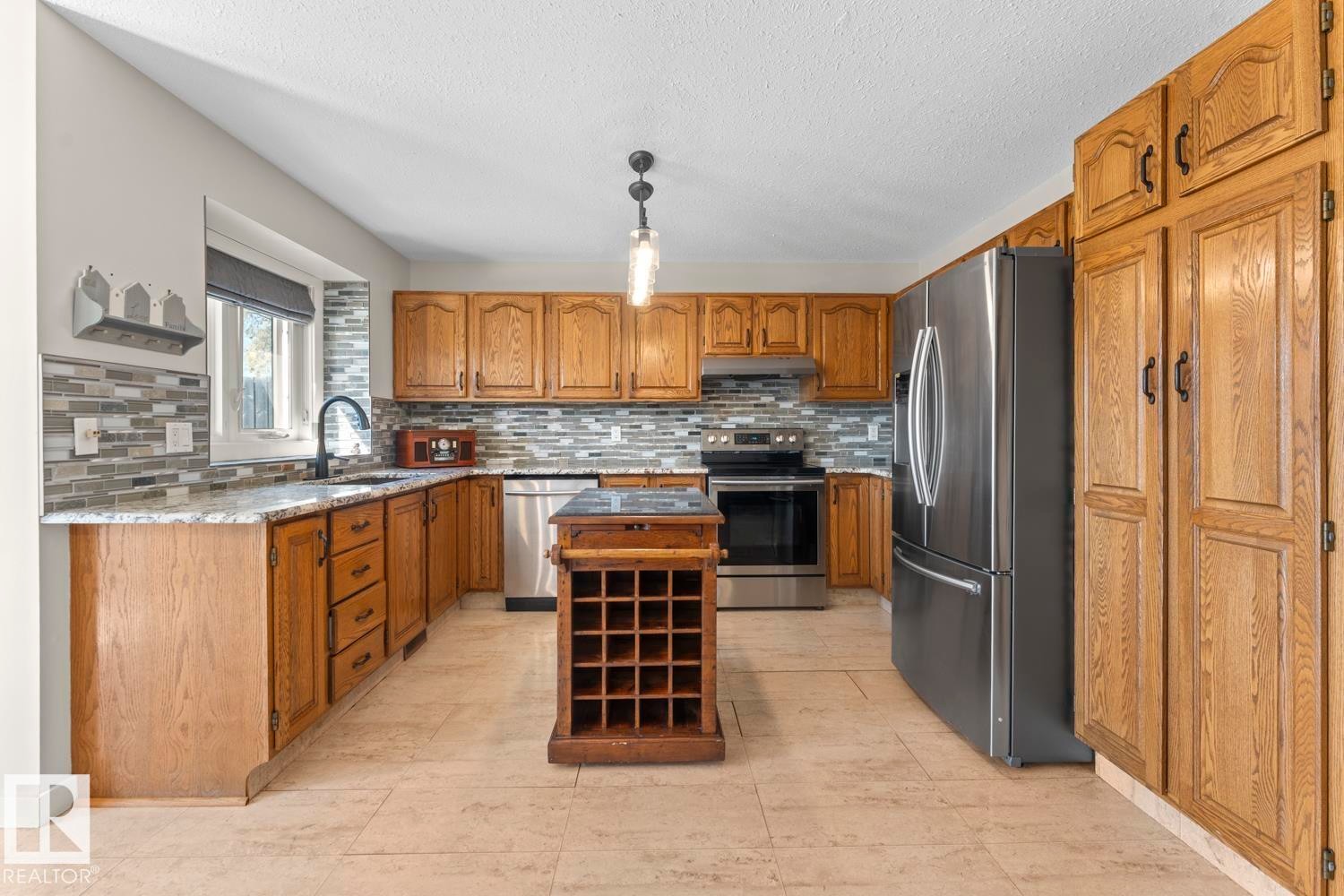 1938 Forest Drive, Cold Lake, AB - Indoor Photo Showing Kitchen