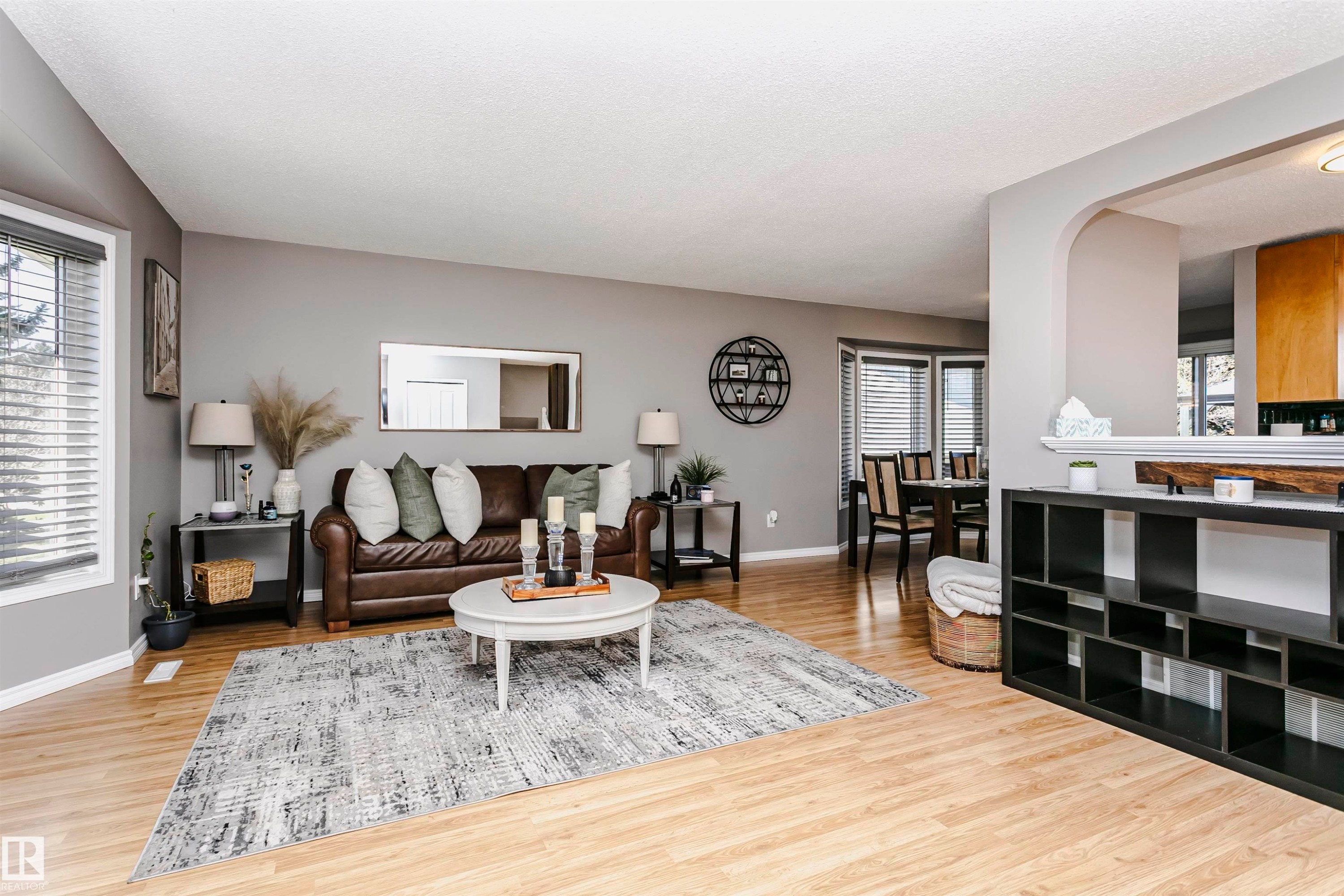 1044 106 Street, Edmonton, AB - Indoor Photo Showing Living Room