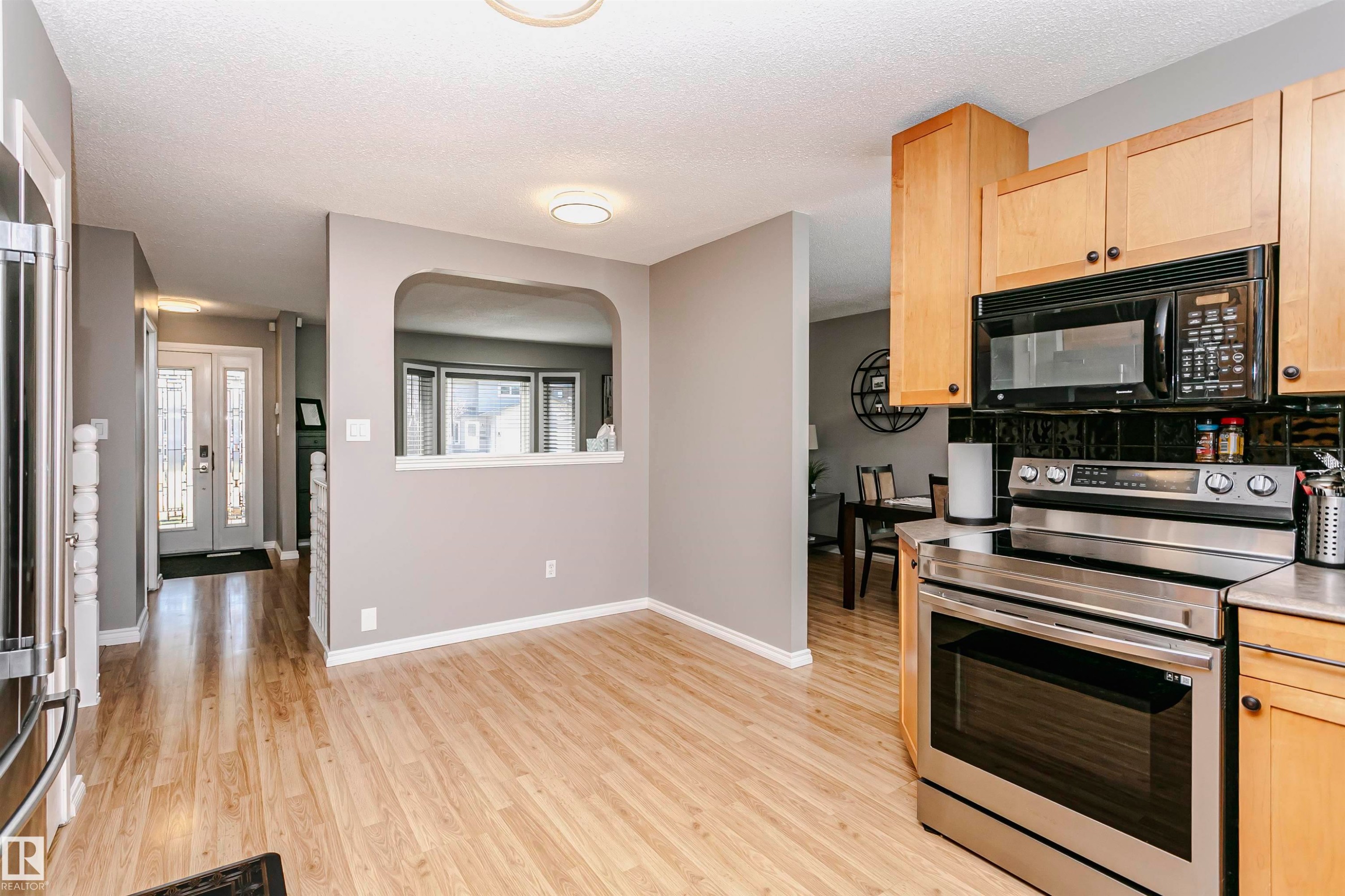 1044 106 Street, Edmonton, AB - Indoor Photo Showing Kitchen