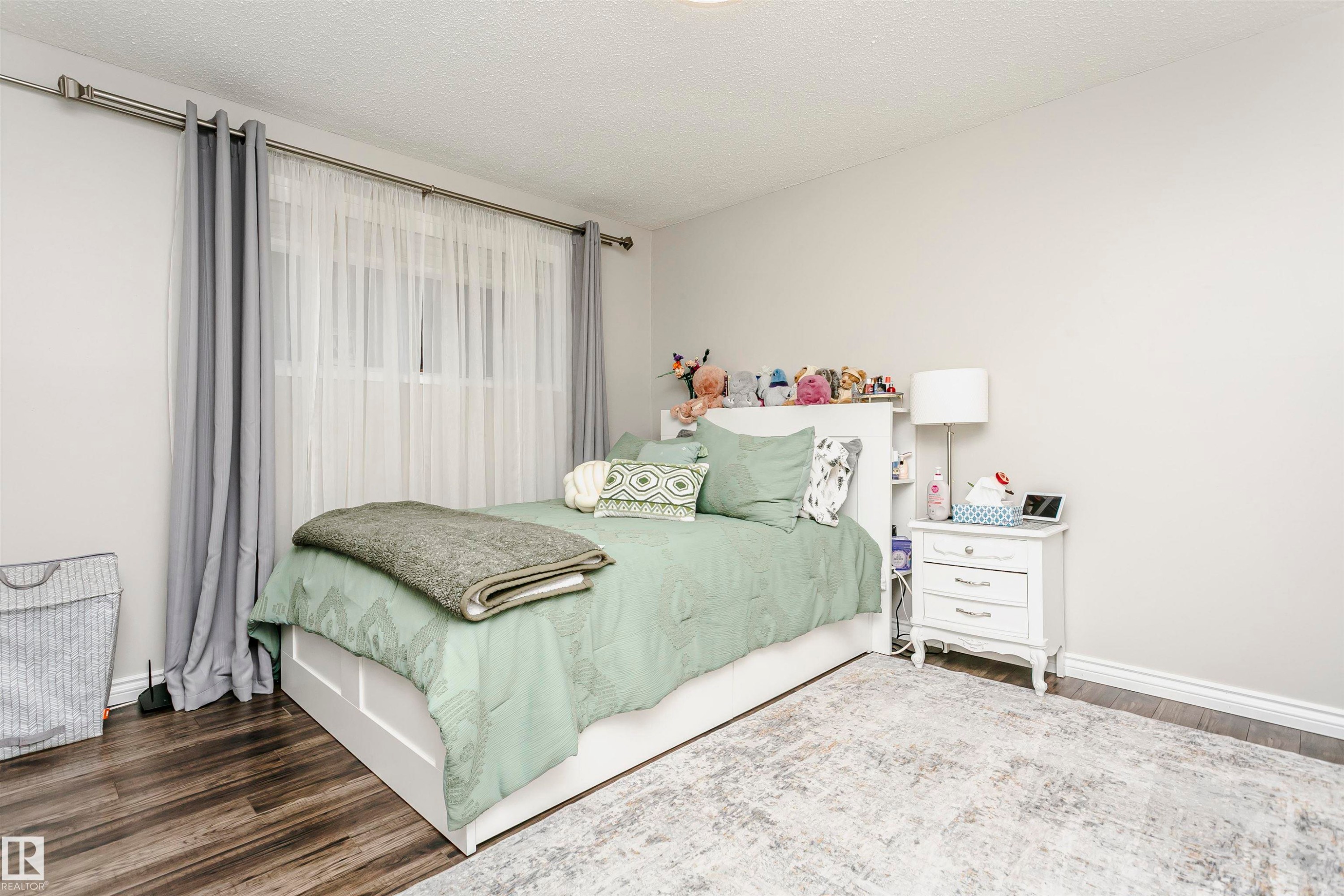 1044 106 Street, Edmonton, AB - Indoor Photo Showing Bedroom