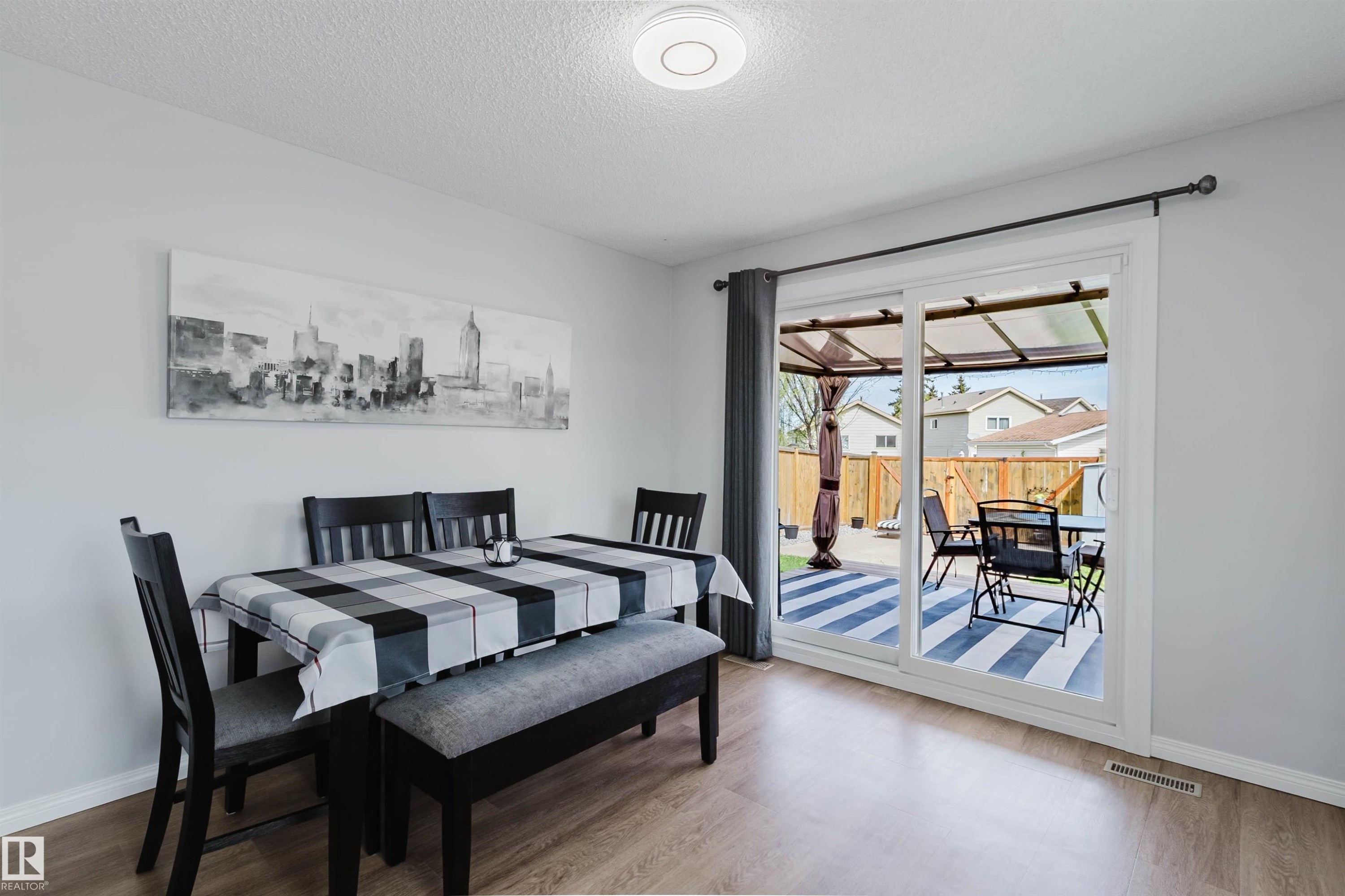 6 Kiniski Crescent, Edmonton, AB - Indoor Photo Showing Dining Room