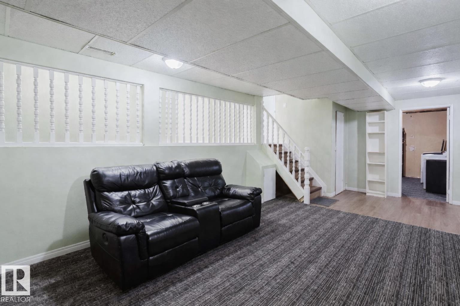 6 Kiniski Crescent, Edmonton, AB - Indoor