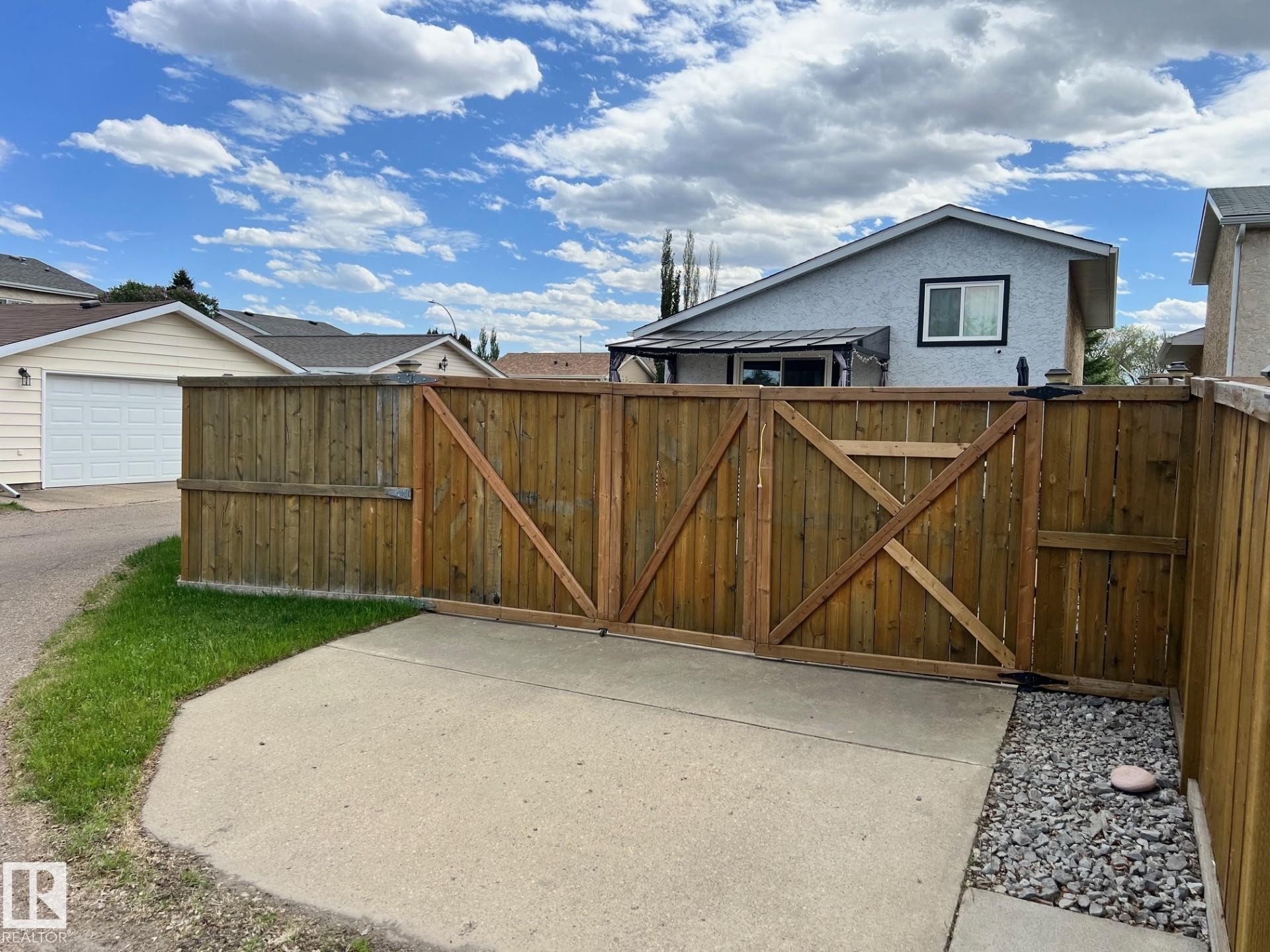 6 Kiniski Crescent, Edmonton, AB - Outdoor